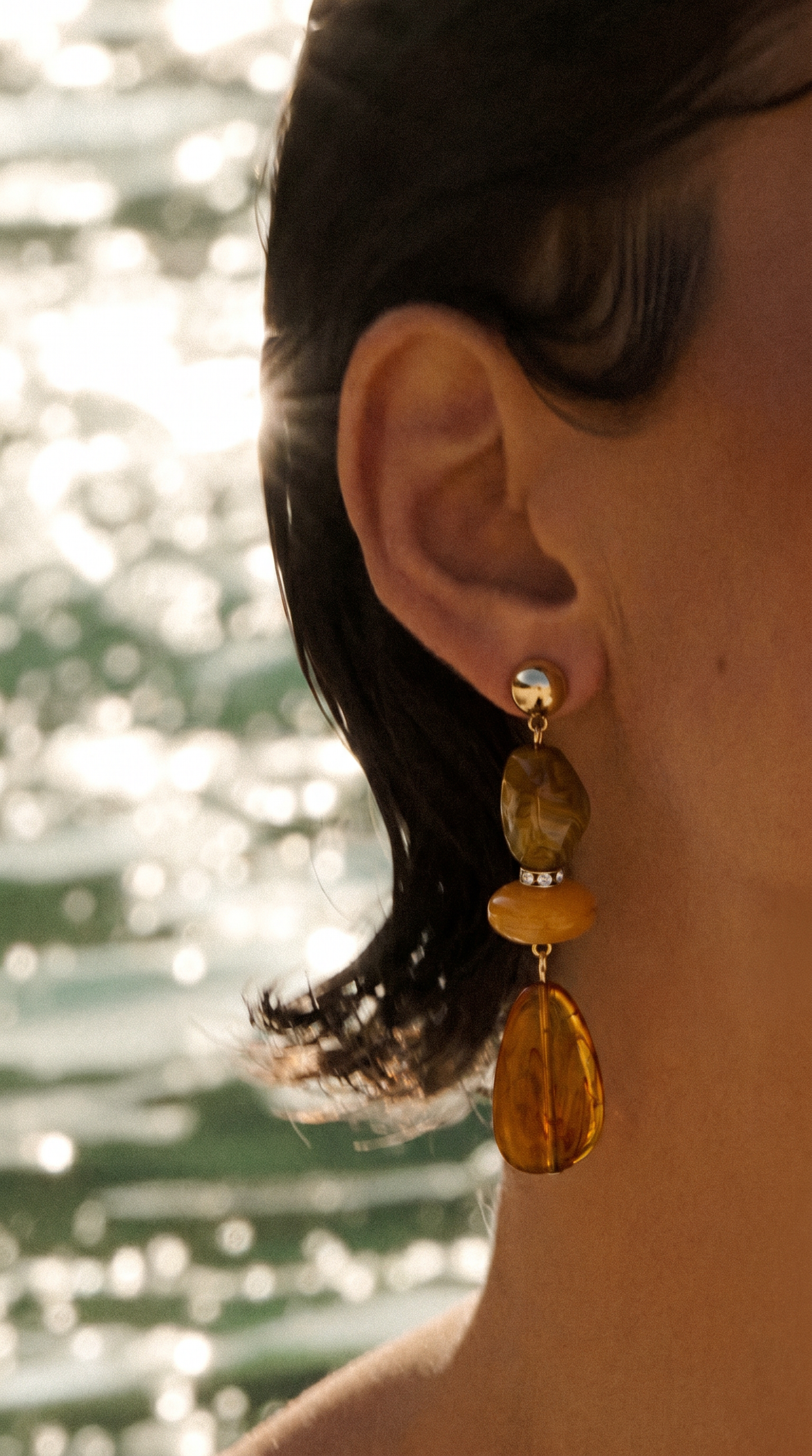 Orecchini Pendenti con Tre Pietre Eleganti - Marrone