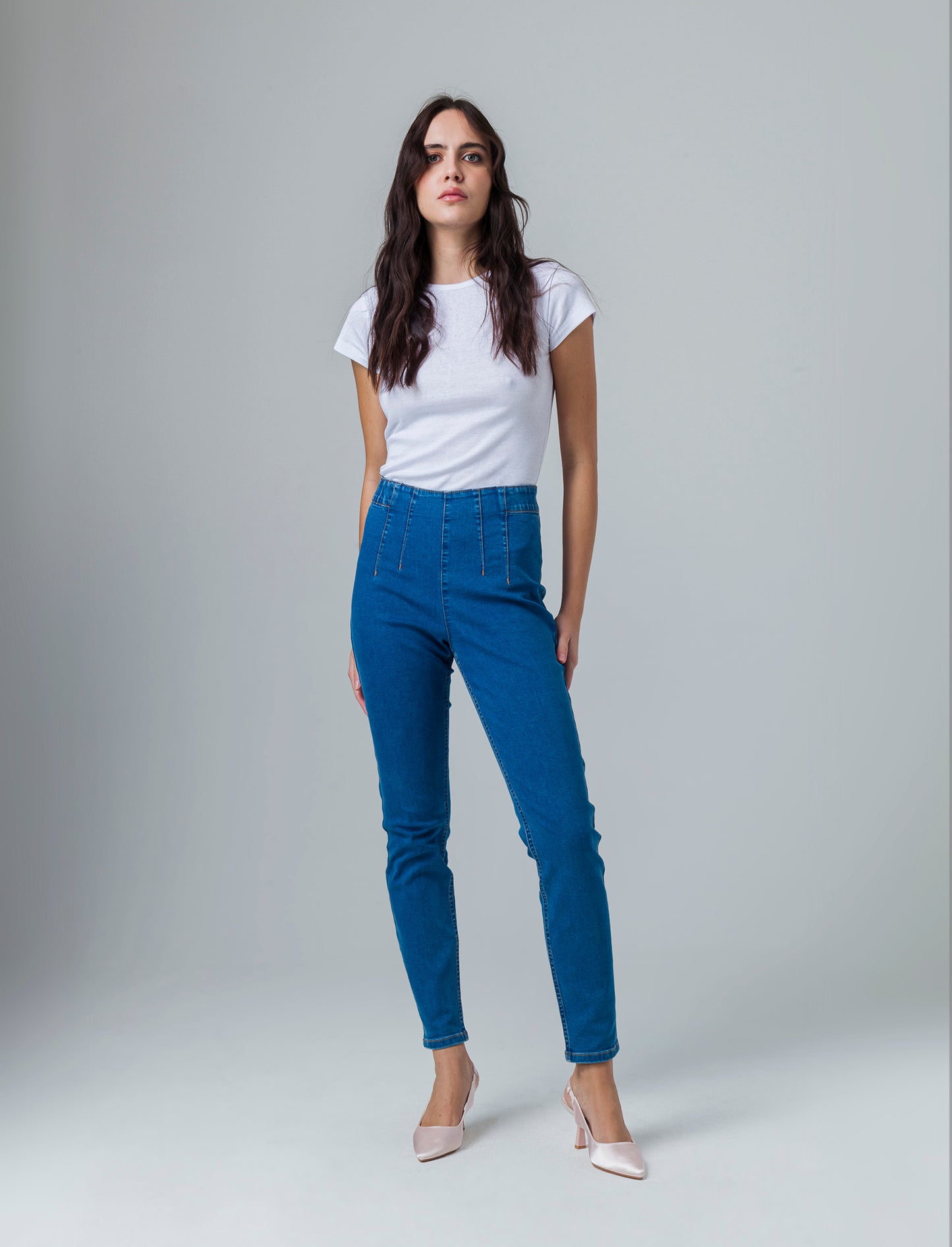 Woman's elastic waist skinny jeans for comfort - Blue