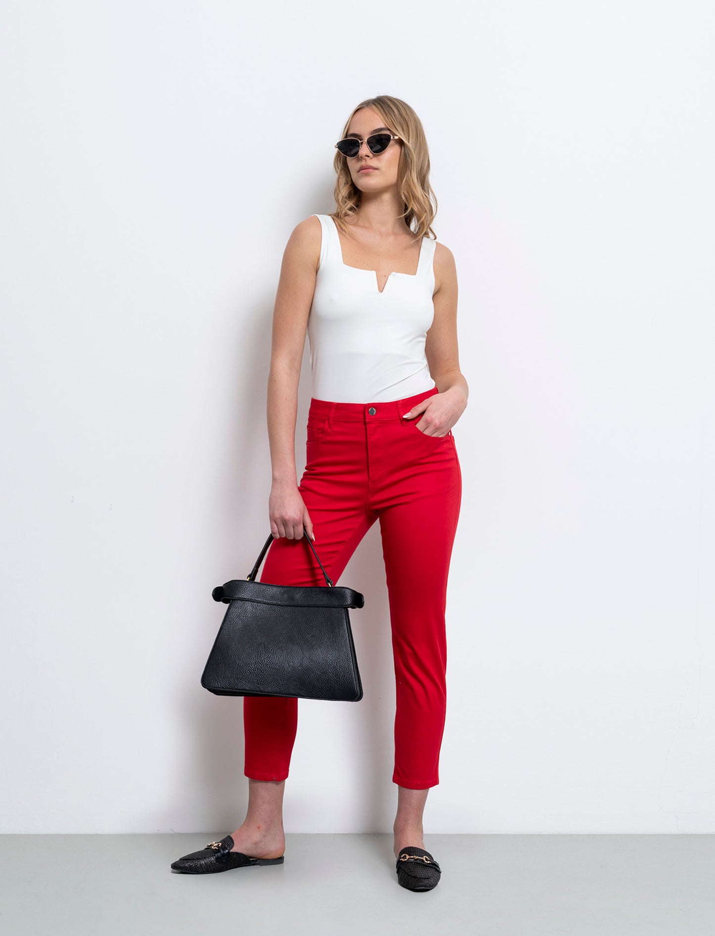 Jeans a pinocchietto da donna - Rosso
