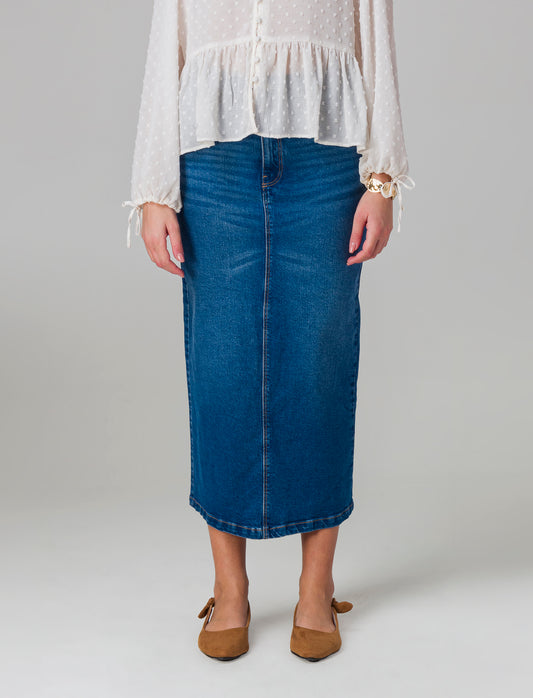 Woman's longuette denim skirt for stylish looks - Blue