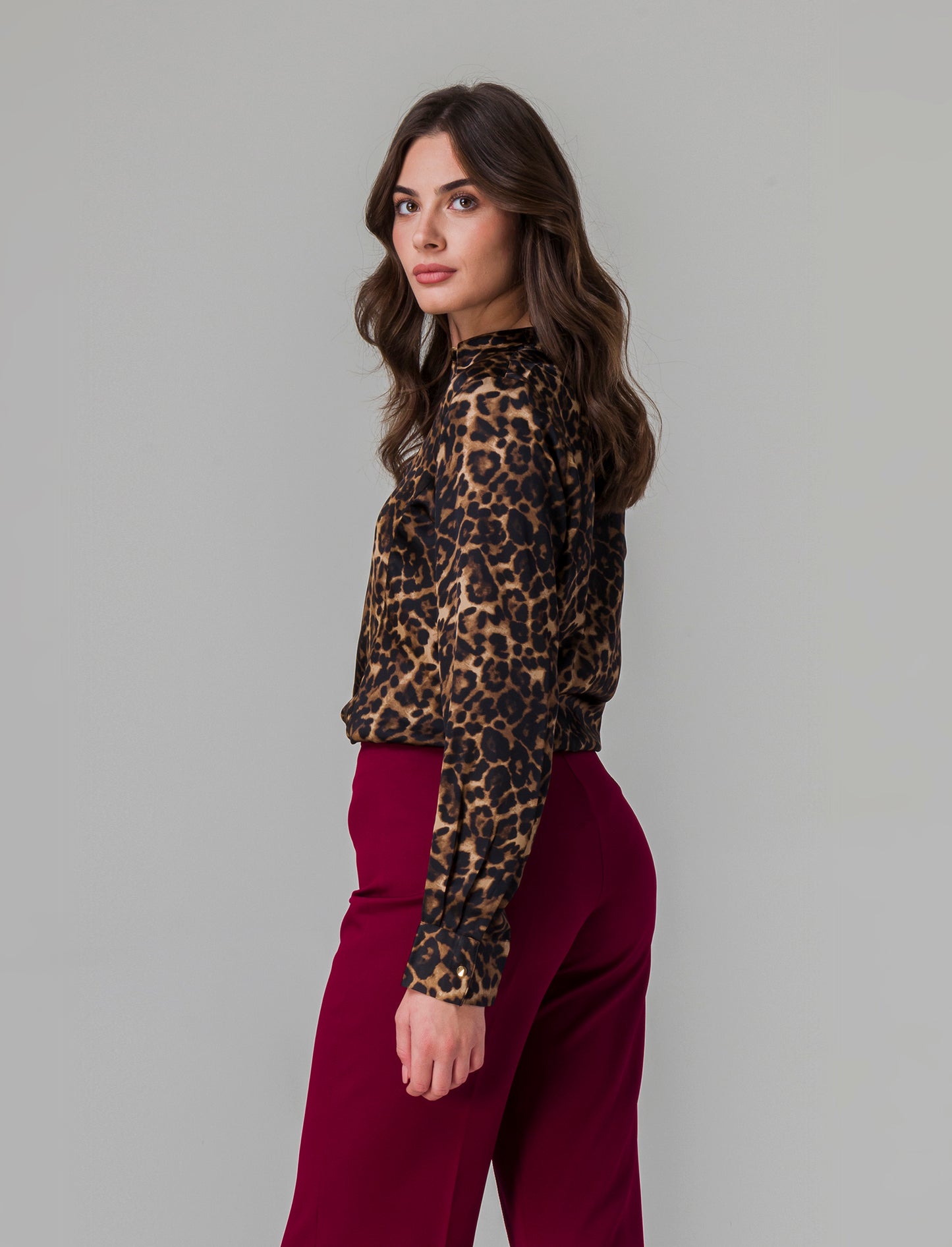 Woman's long sleeve shirt for men - 