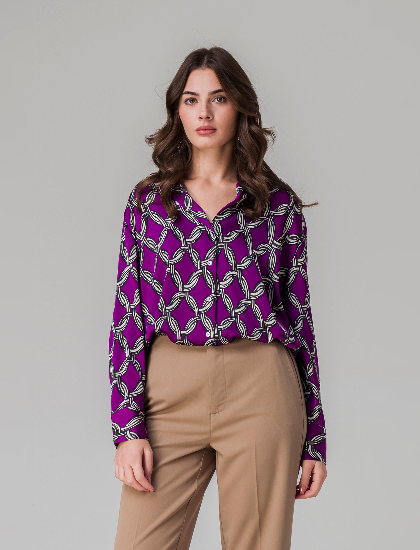 Woman's long sleeve shirt for men - 