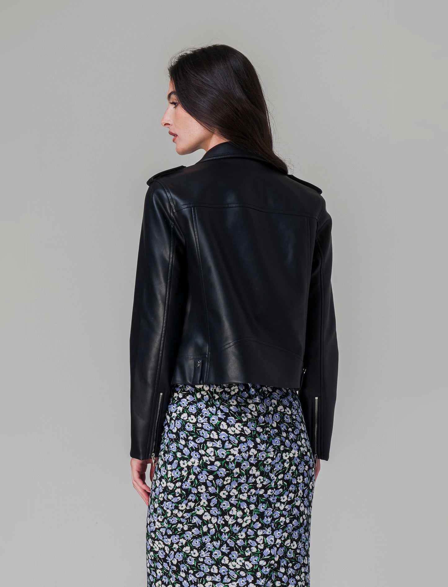 Woman's biker style jacket for men - Black