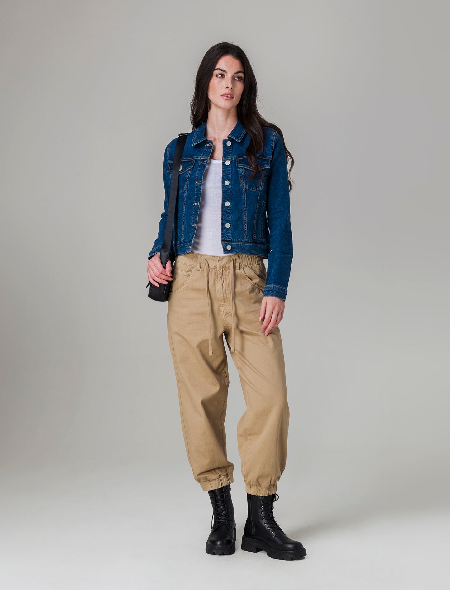 Woman's slim fit denim jacket - Blue