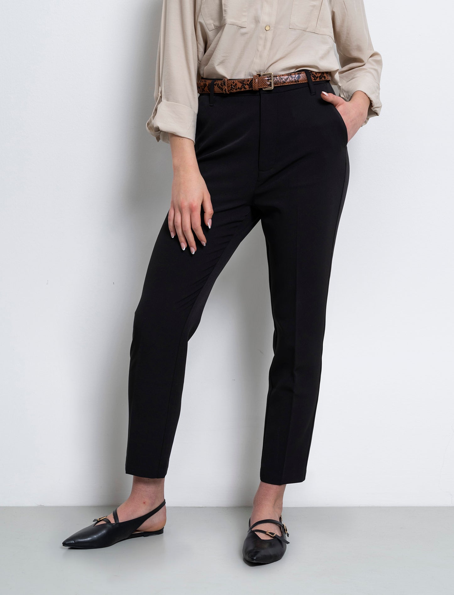 Woman's skinny pants with belt - Black