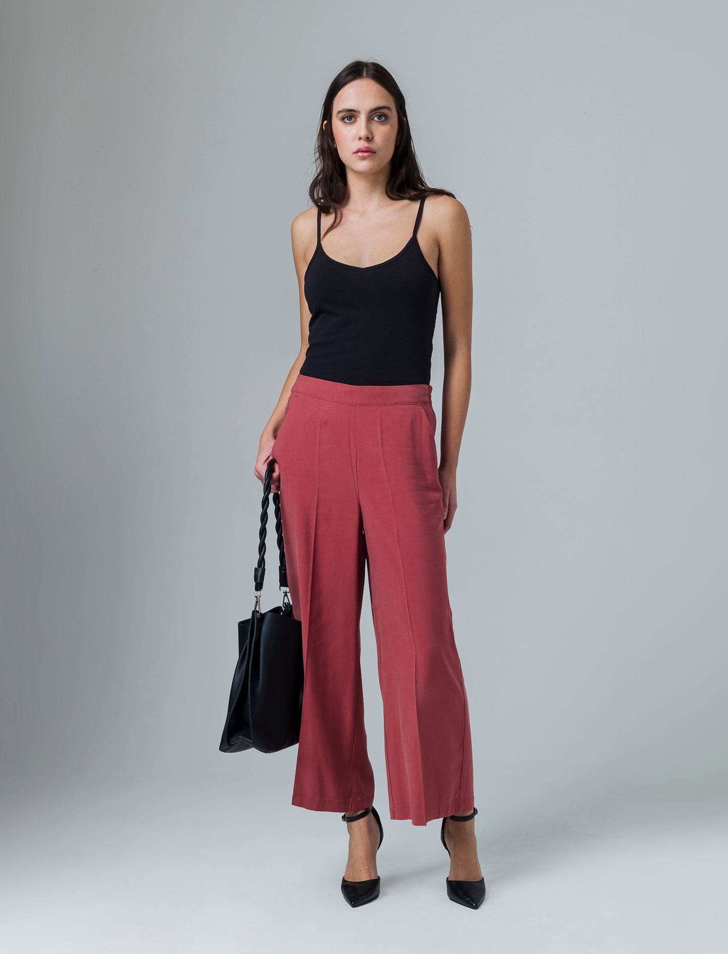 Woman's culotte pants for stylish comfort - Brown