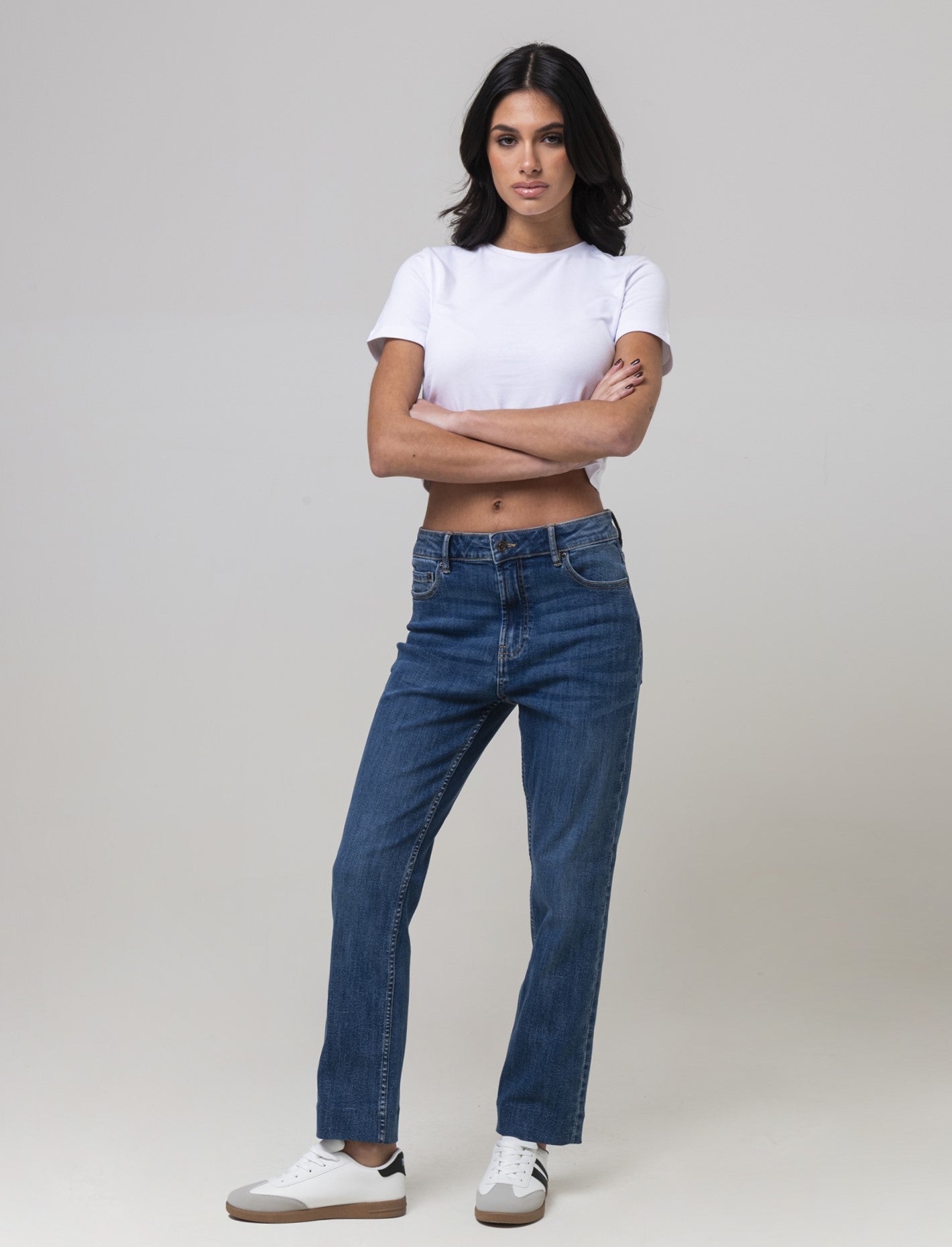Jeans a gamba larga alla caviglia da donna - Denim