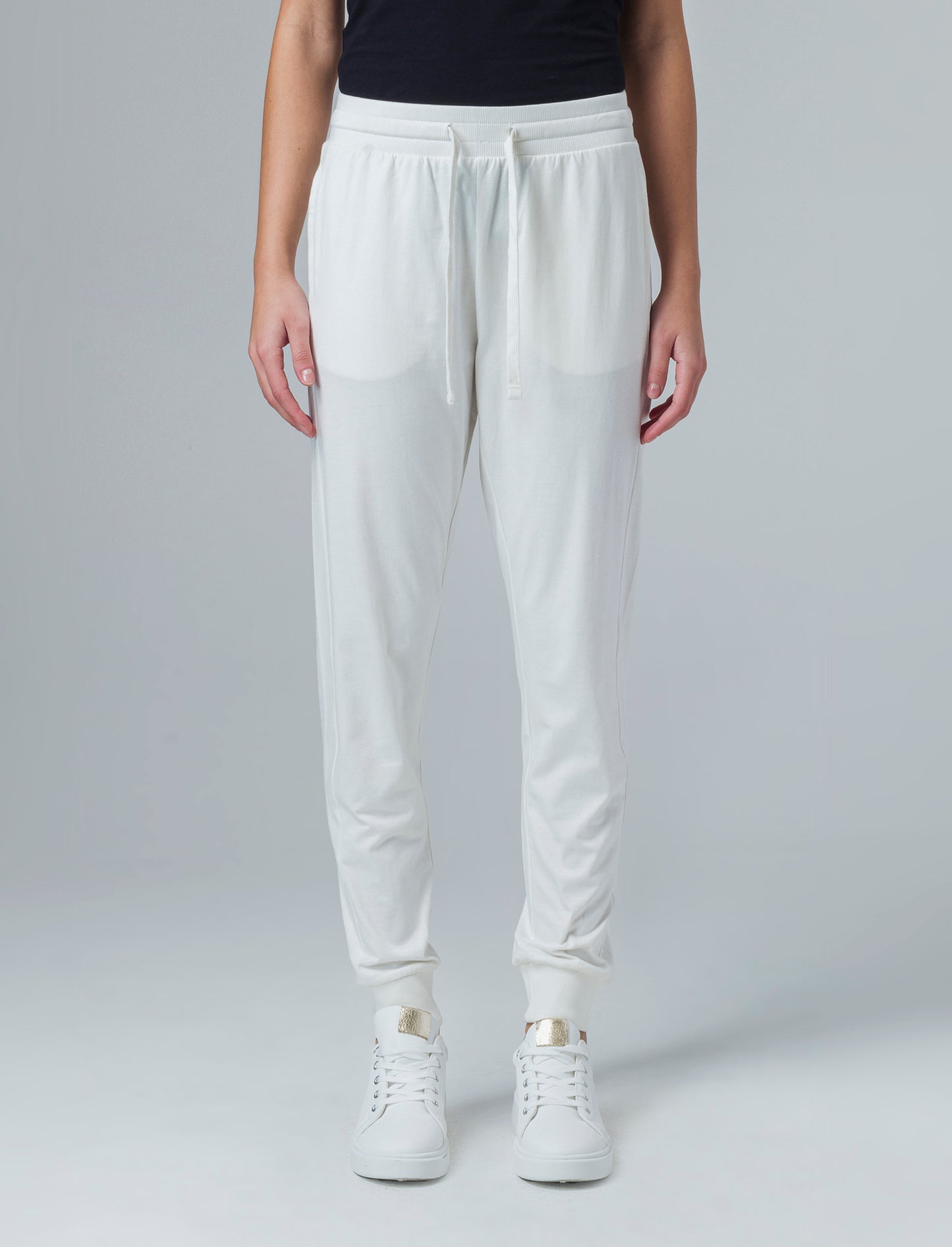 Woman's basic joggers with vertical front pockets - Beige