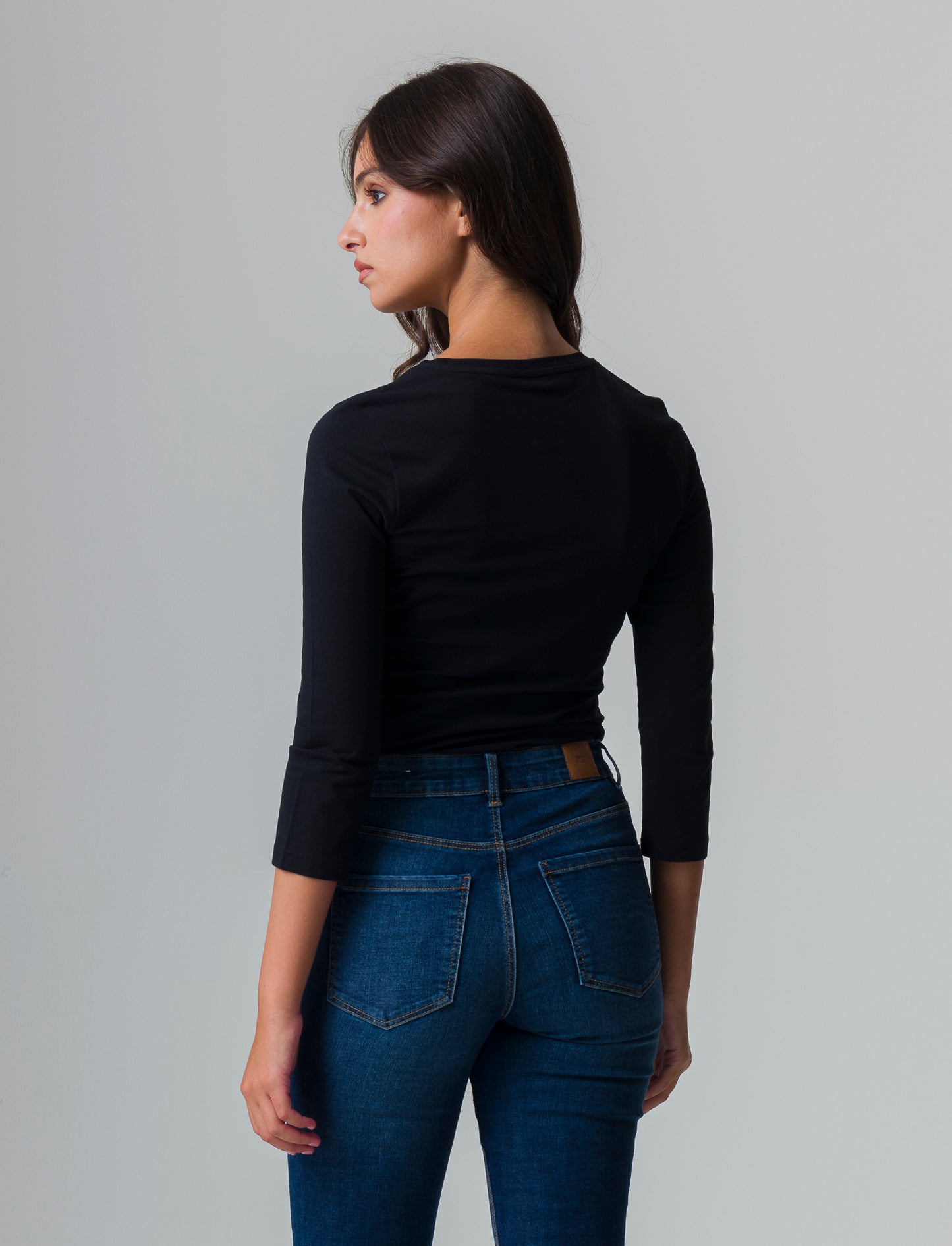 T-shirt basica manica lunga da donna - Nero