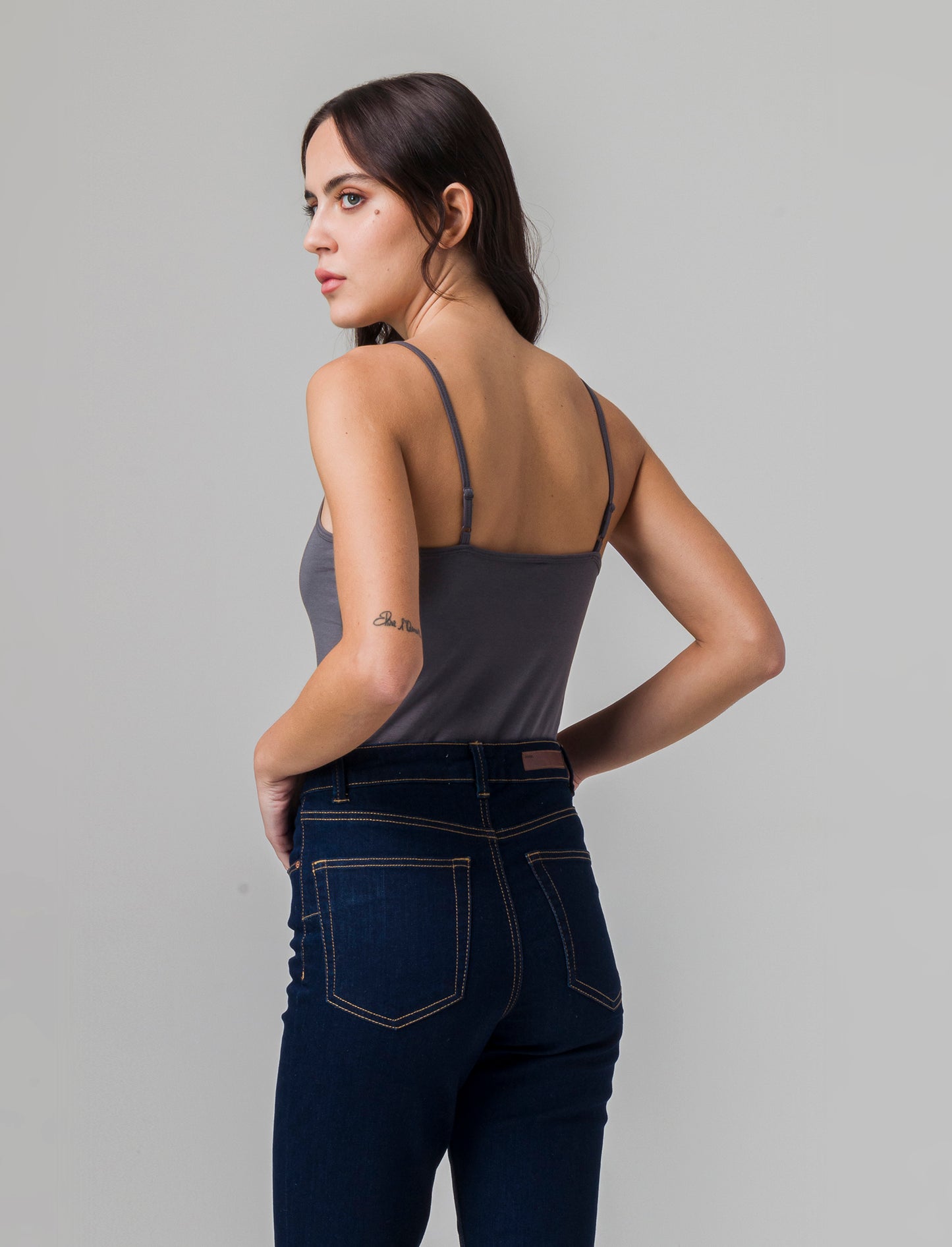 Top basico con scollo a v da donna - Grigio piombo