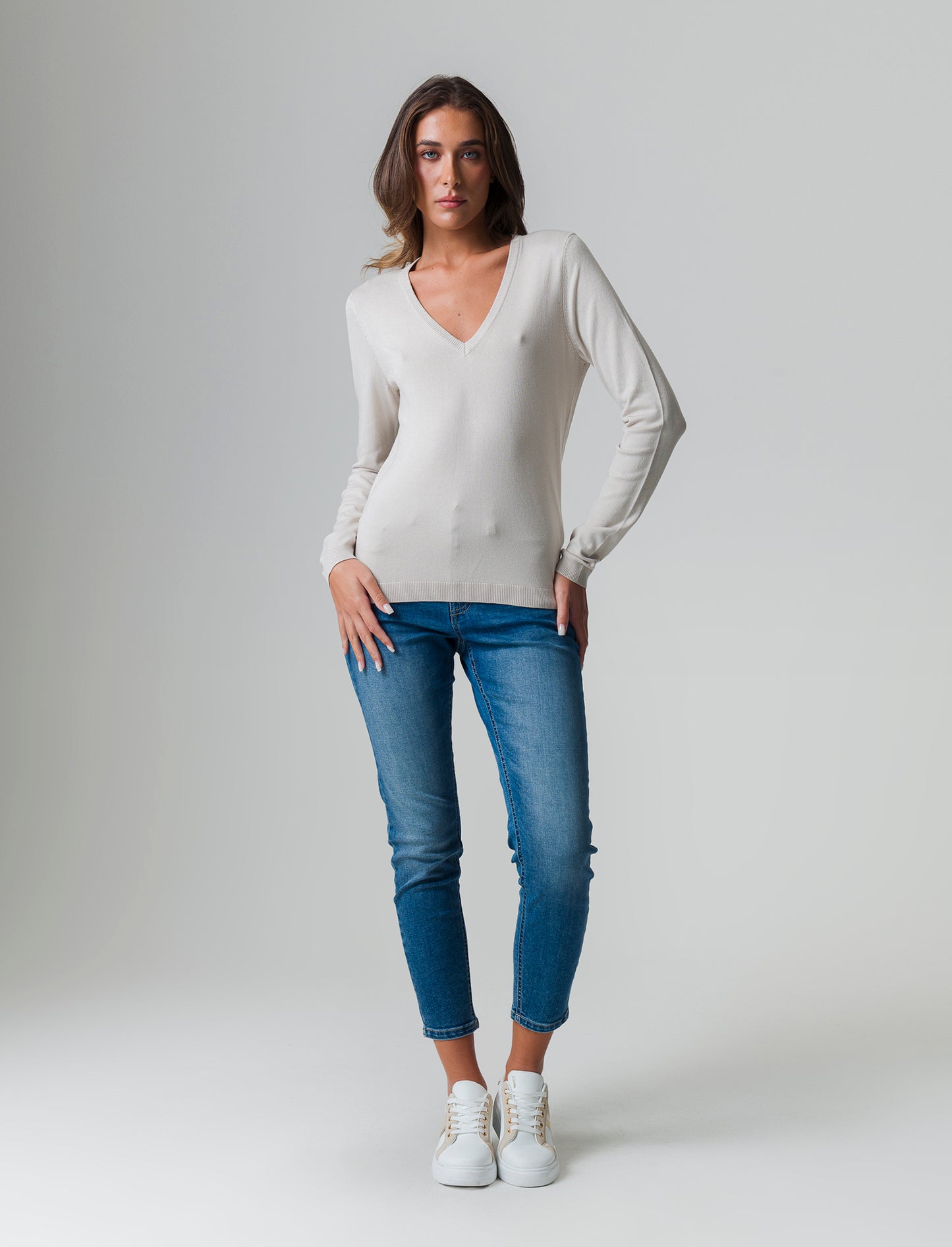 Maglia basica scollo a v da donna - Sabbia