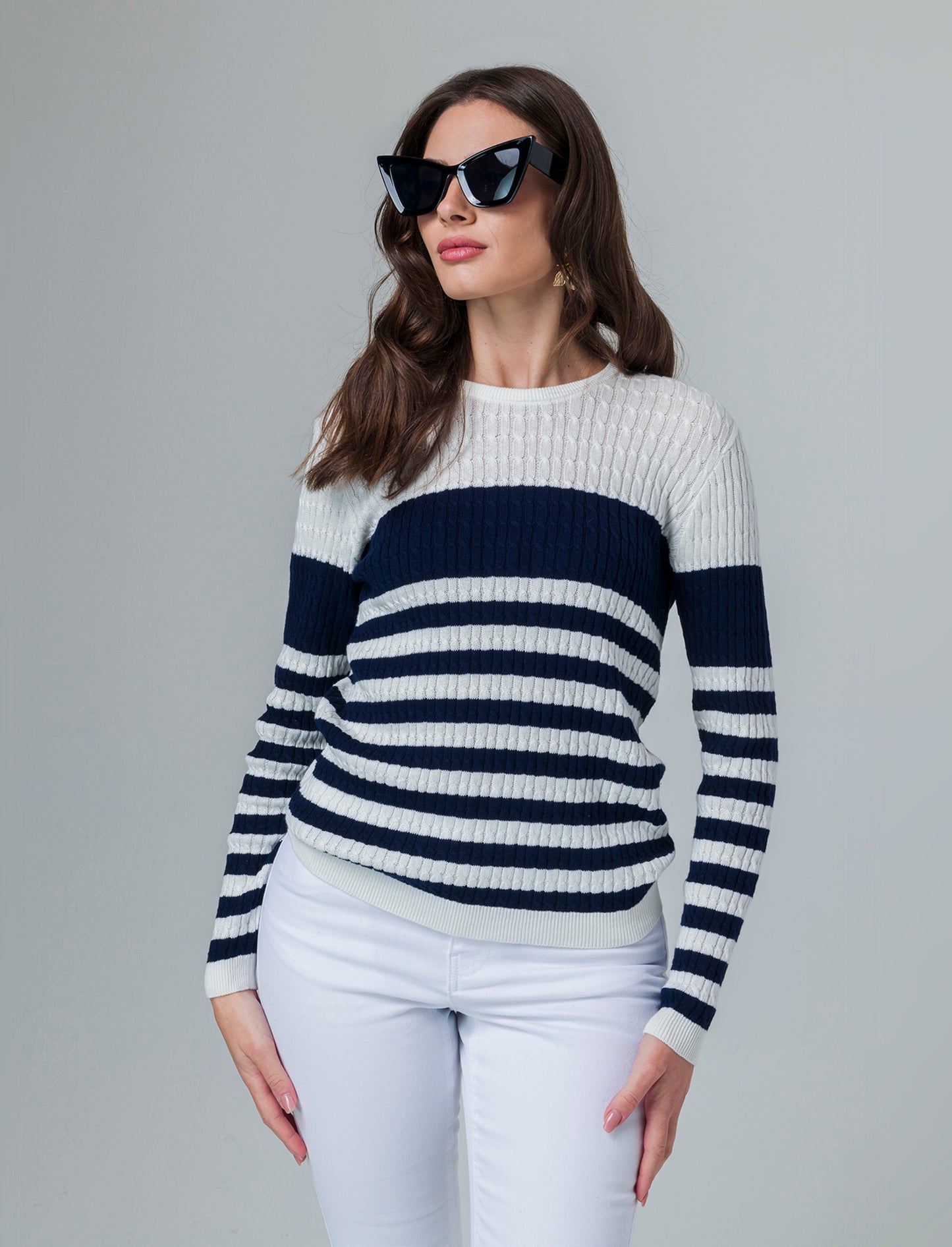 Maglia basica giro collo a trecce da donna - var 1