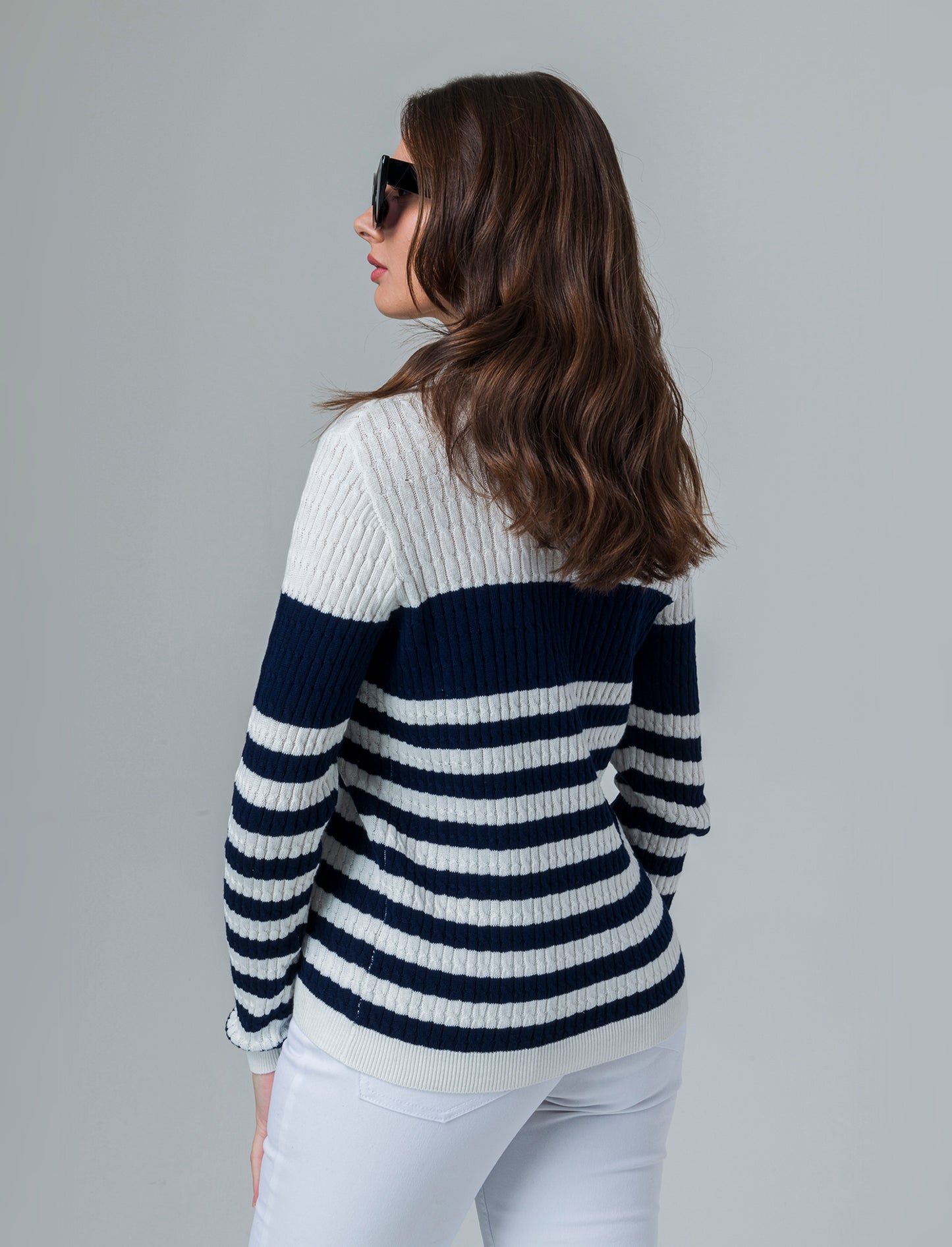 Maglia basica giro collo a trecce da donna - var 1
