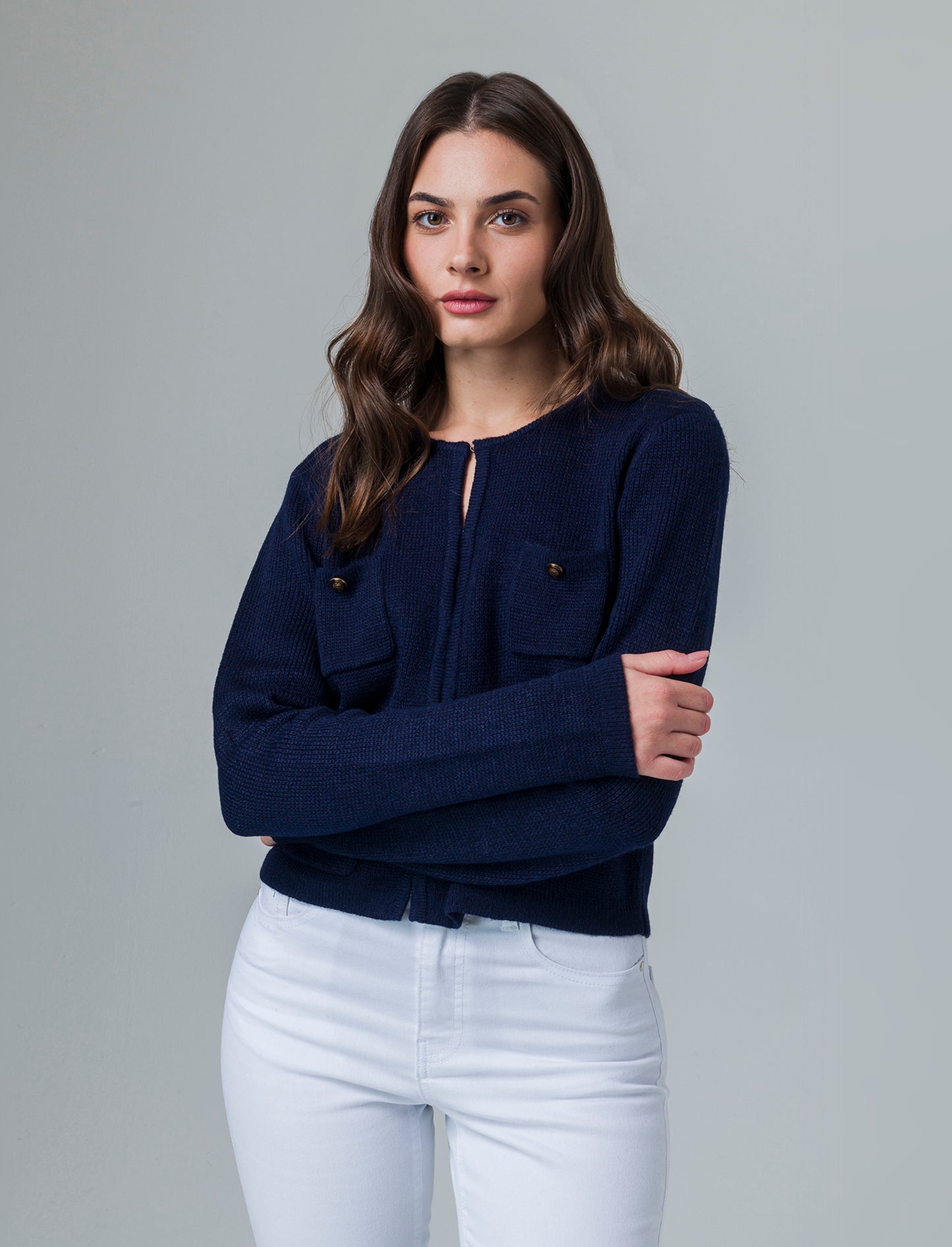 Woman's pocketed cardigan for cozy comfort - Blue