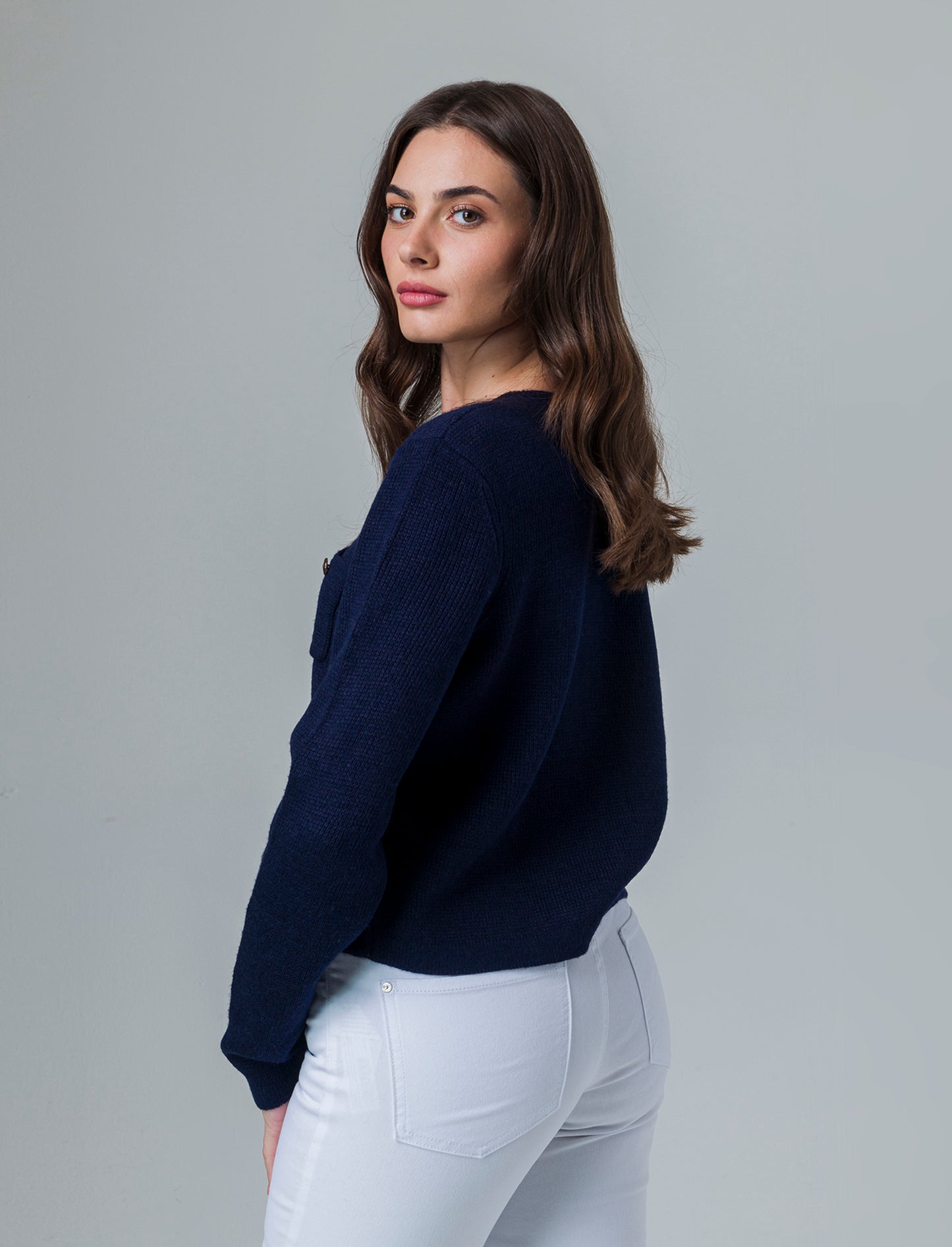 Woman's pocketed cardigan for cozy comfort - Blue