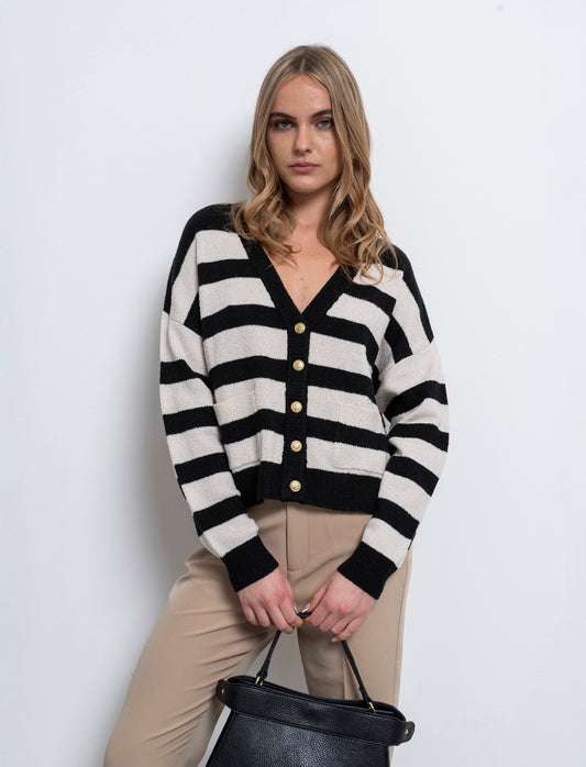 Woman's v-neck cardigan for stylish comfort - 