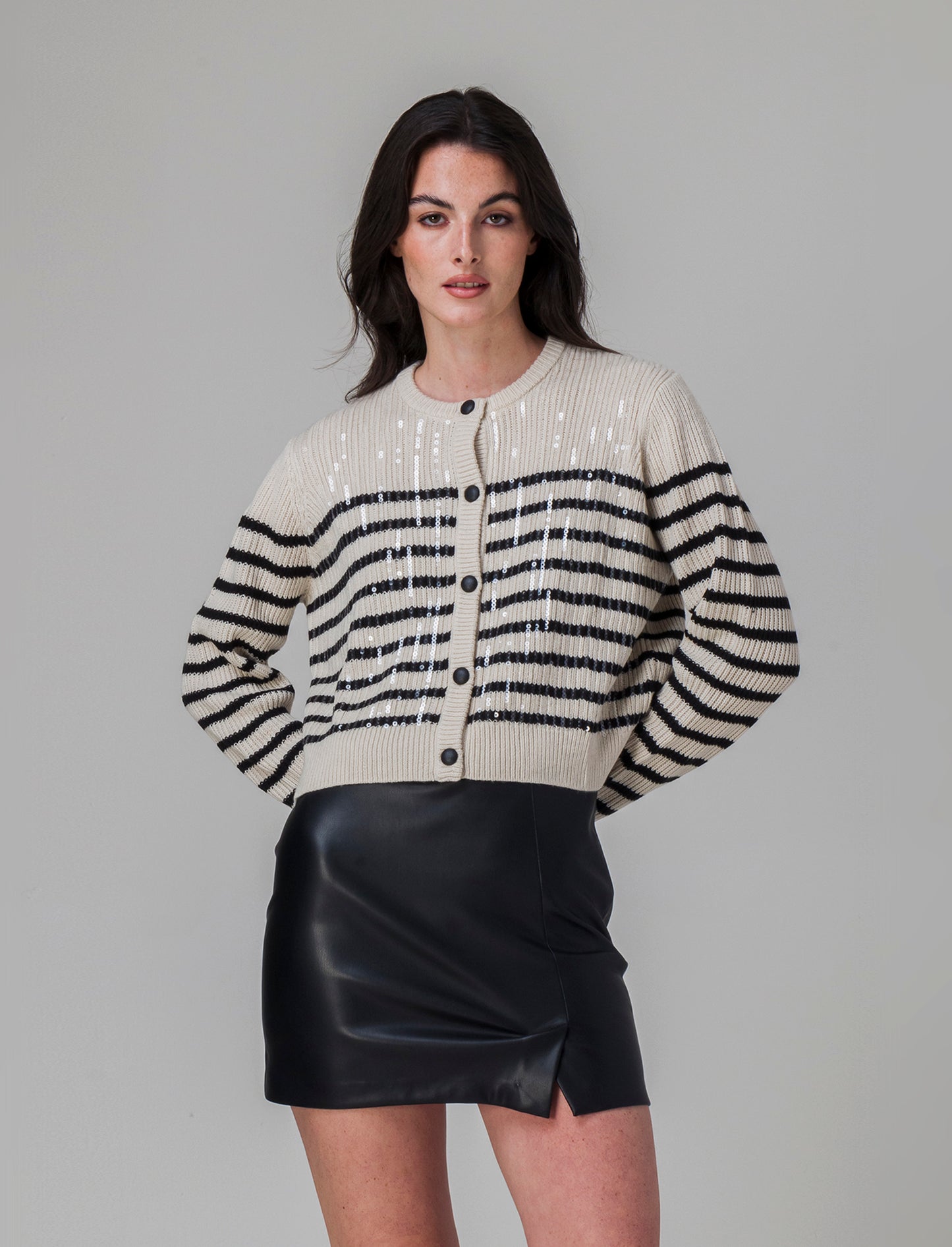 Cardigan con paillettes da donna - var 1