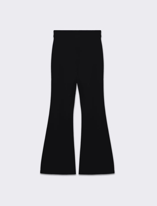 Woman's basic flare pants for everyday style - Black