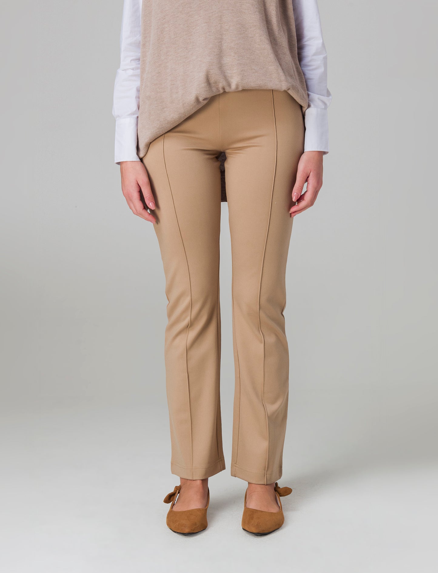 Woman's basic pants for everyday wear - Beige