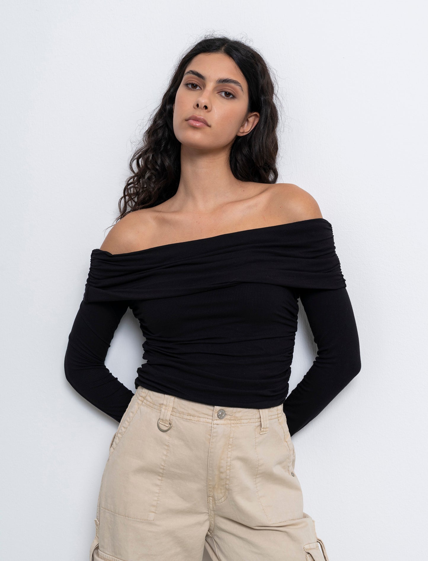 T-shirt off shoulder da donna - Nero
