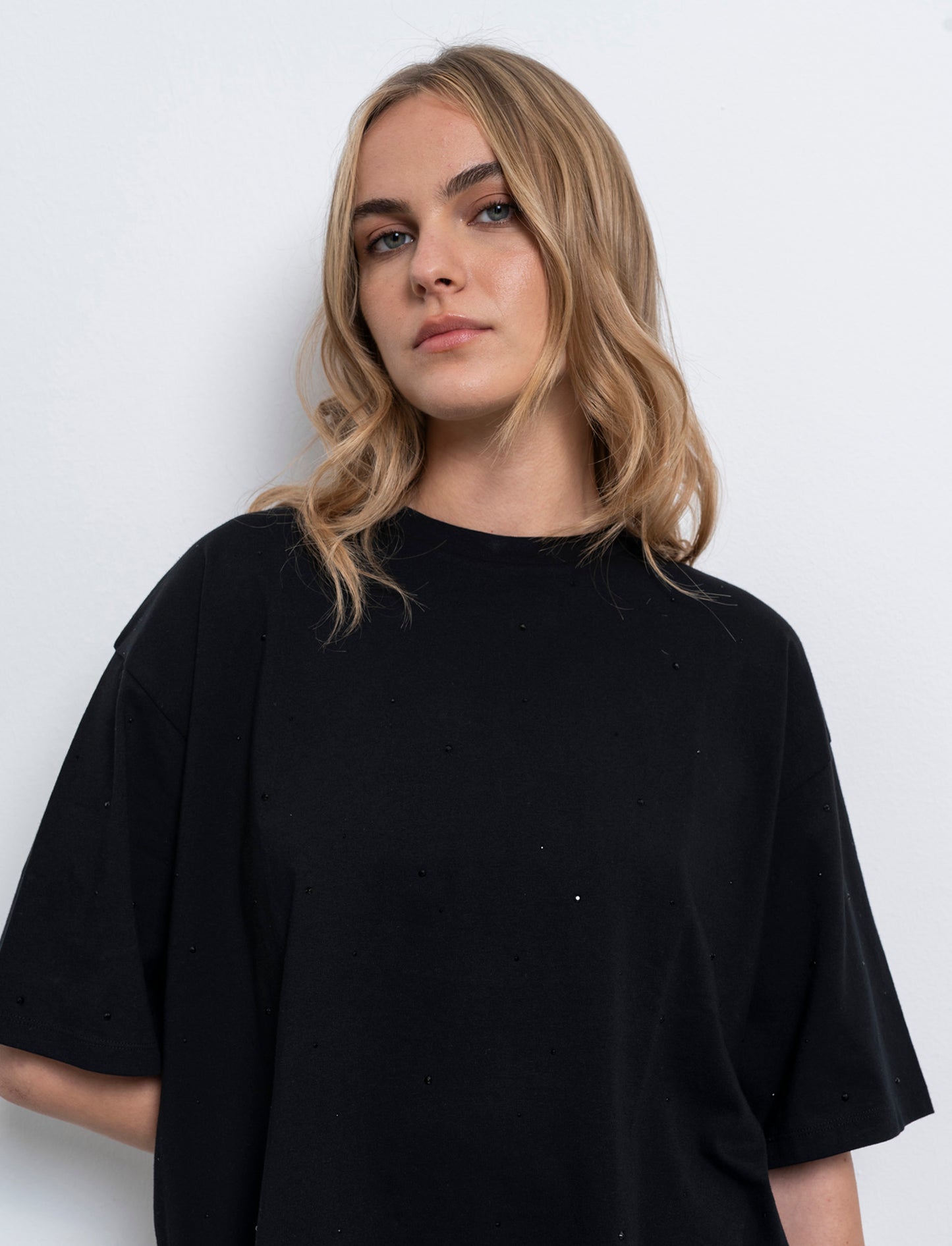 T-shirt con applicazioni da donna - Nero