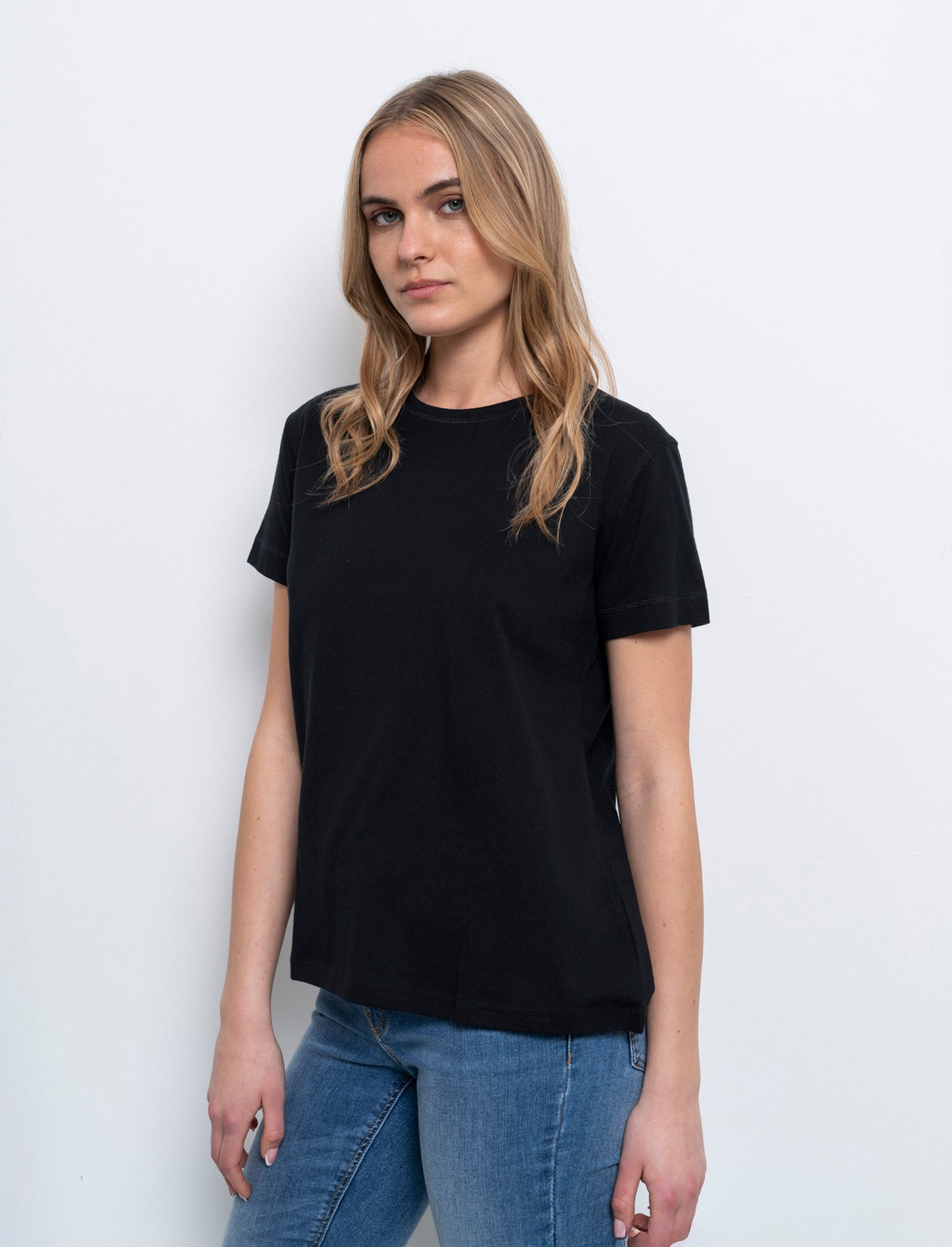 T-shirt basica da donna - Nero