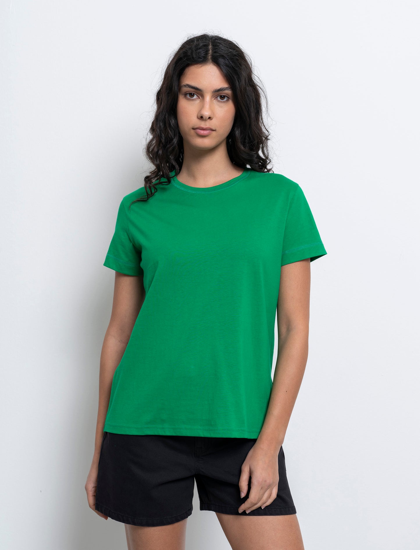 Woman's basic t-shirt for everyday wear - Green