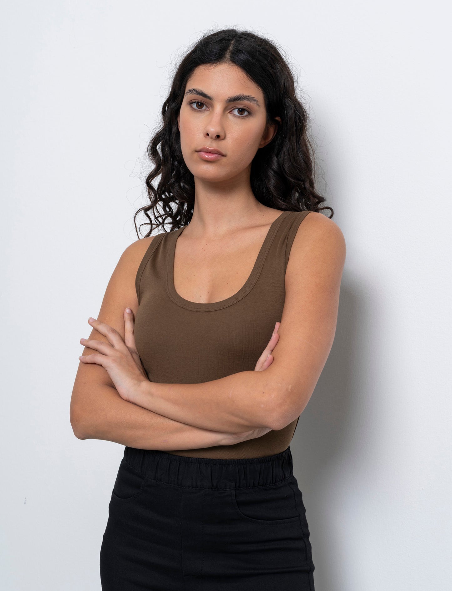 Top canottiera basico da donna - Marrone tabacco