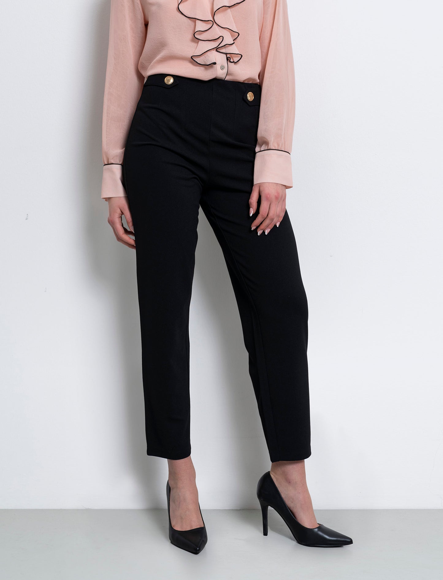 Woman's scuba fabric pants for ultimate comfort - Black