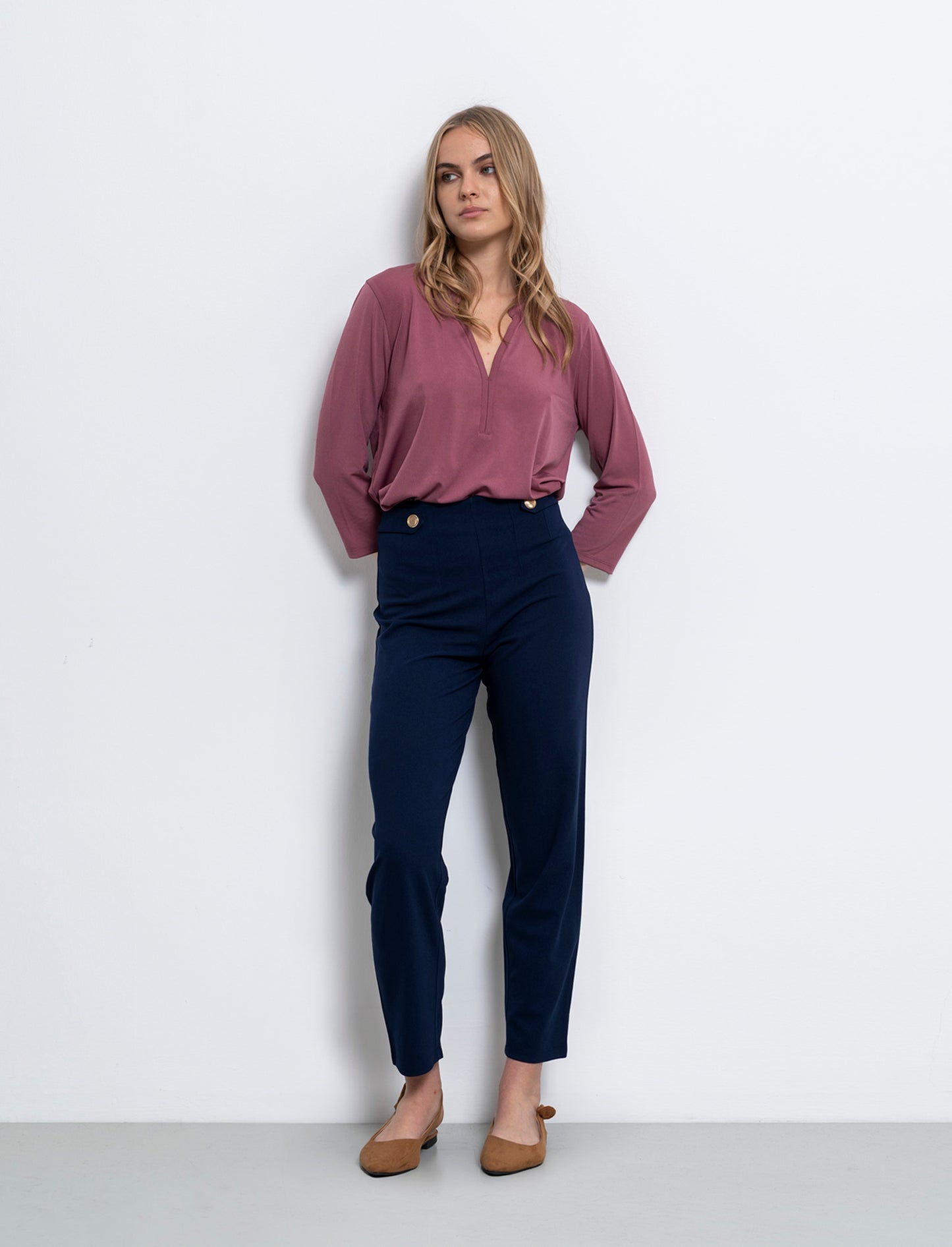 Woman's scuba fabric pants for ultimate comfort - Blue