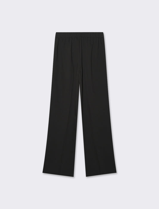 Woman's straight leg pants for all occasions - Black
