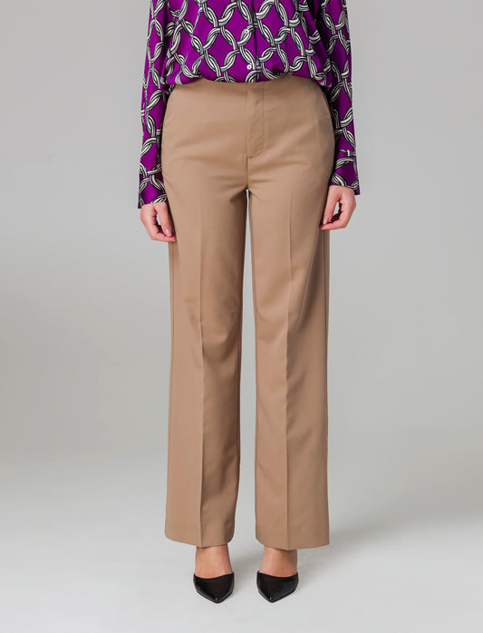 Woman's straight leg pants for all occasions - Beige