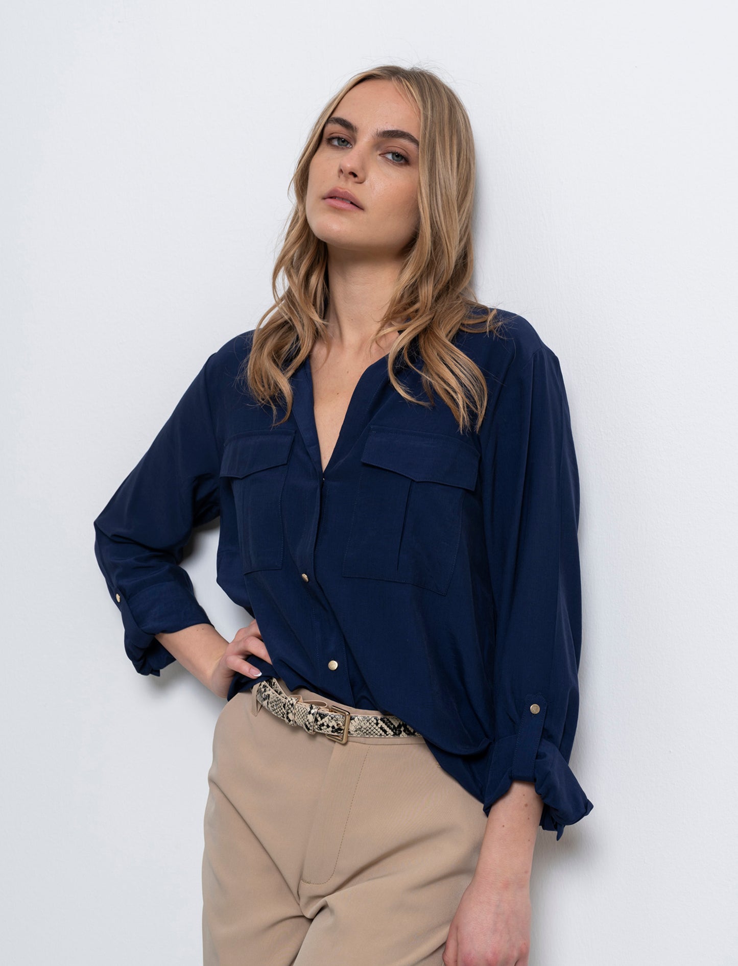 Camicia basica con tasche sul petto da donna - Blu