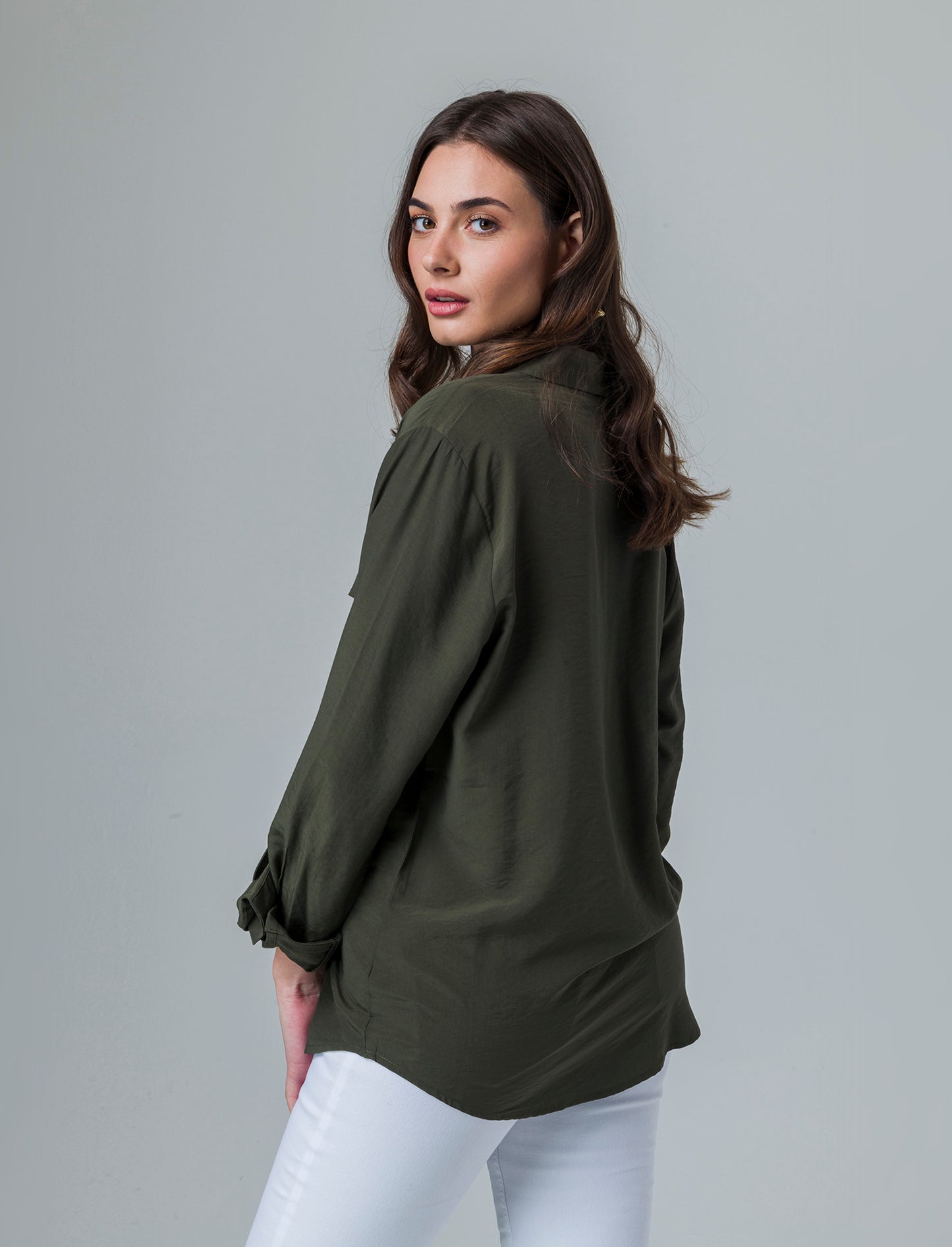 Woman's basic shirt with chest pockets - Green