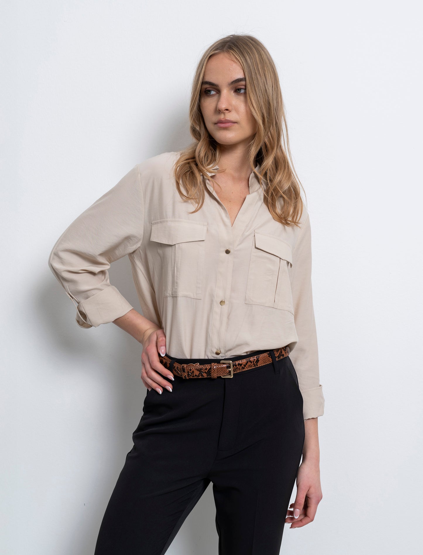Woman's basic shirt with chest pockets - Brown