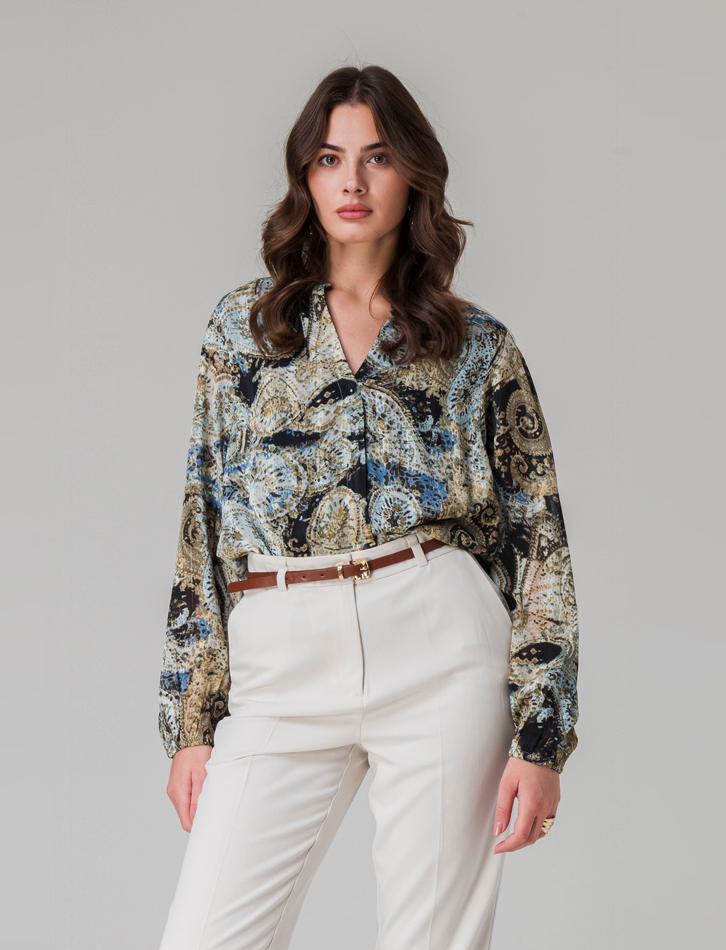 Woman's printed shirt for every occasion - 