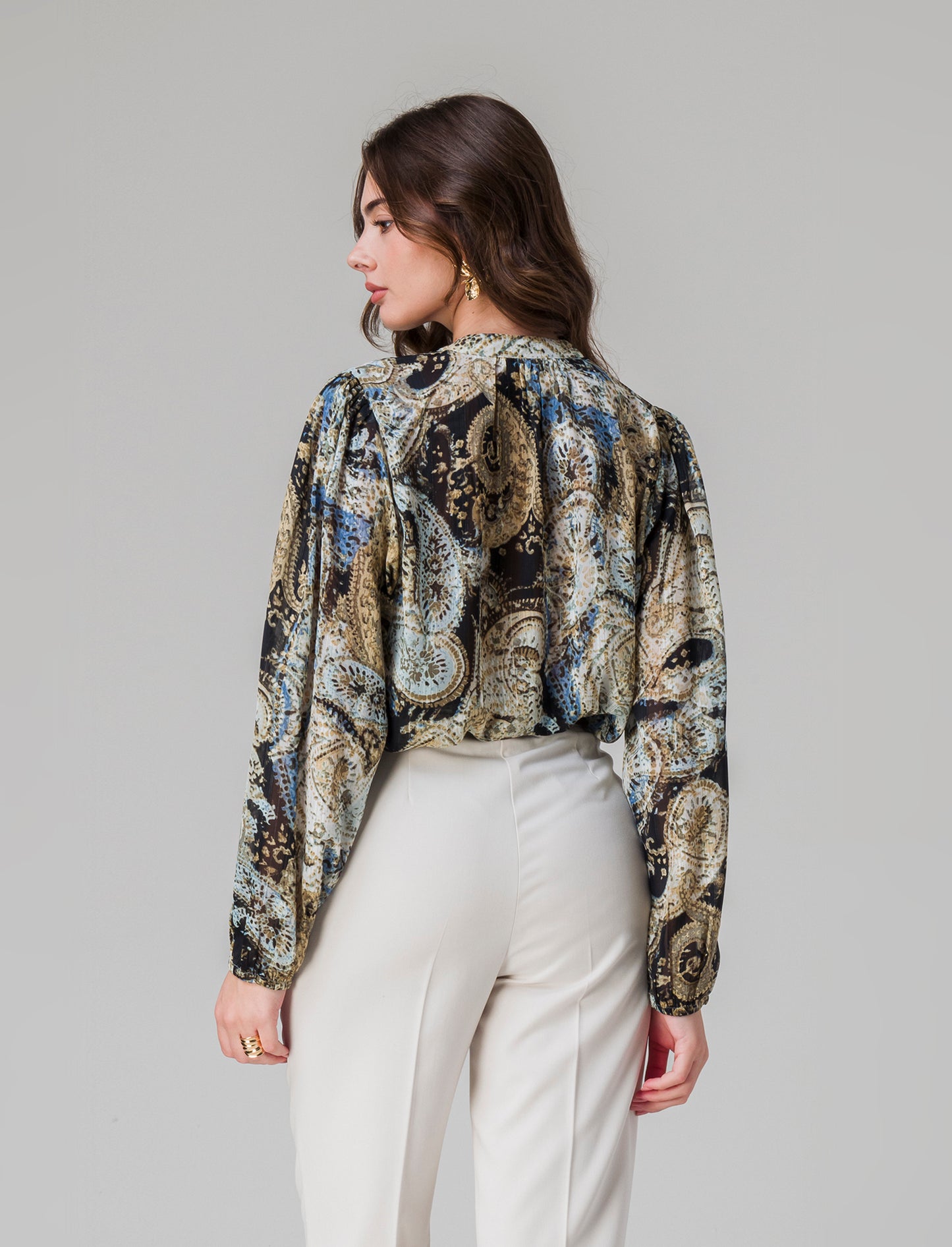 Woman's printed shirt for every occasion - 