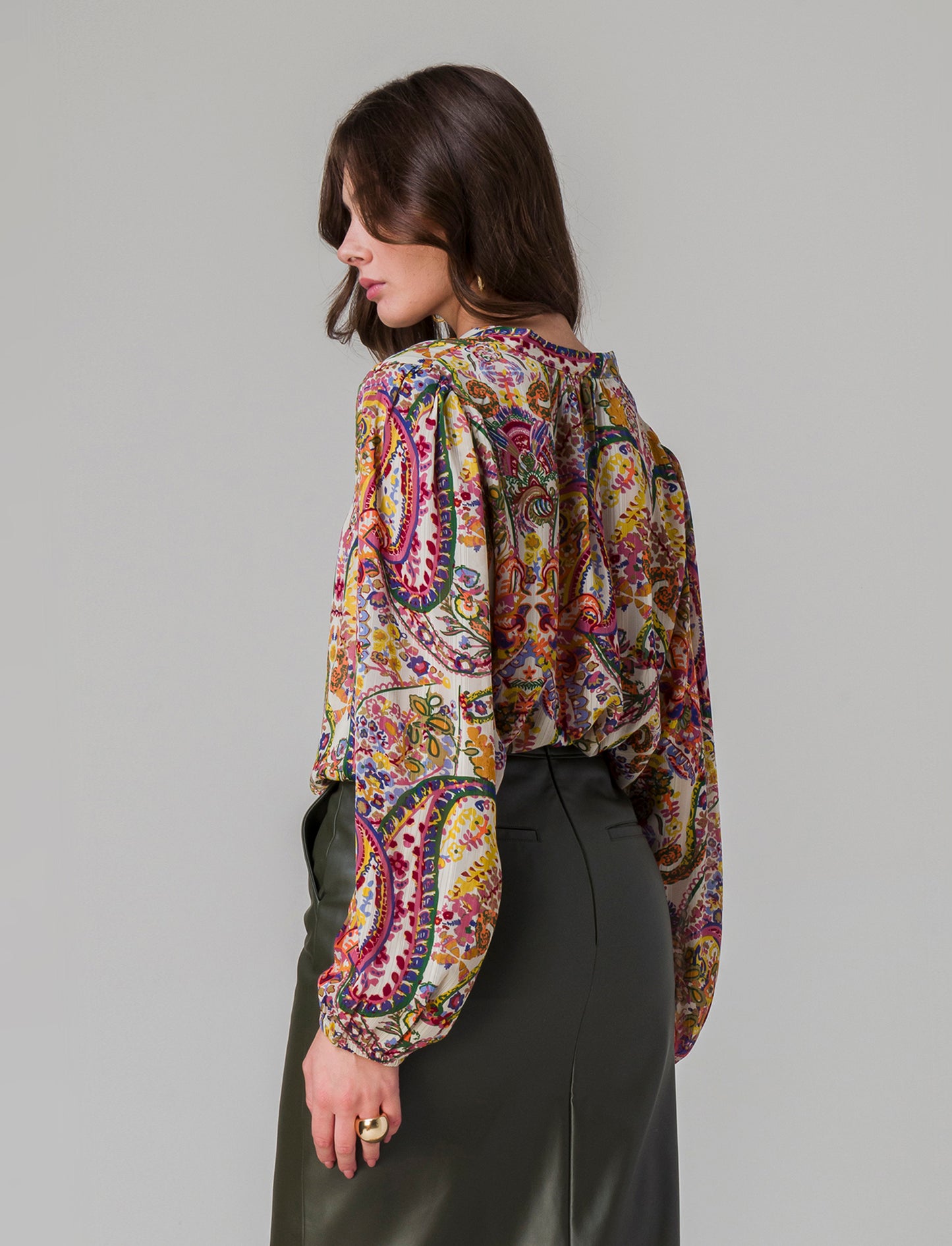 Woman's printed shirt for every occasion - 