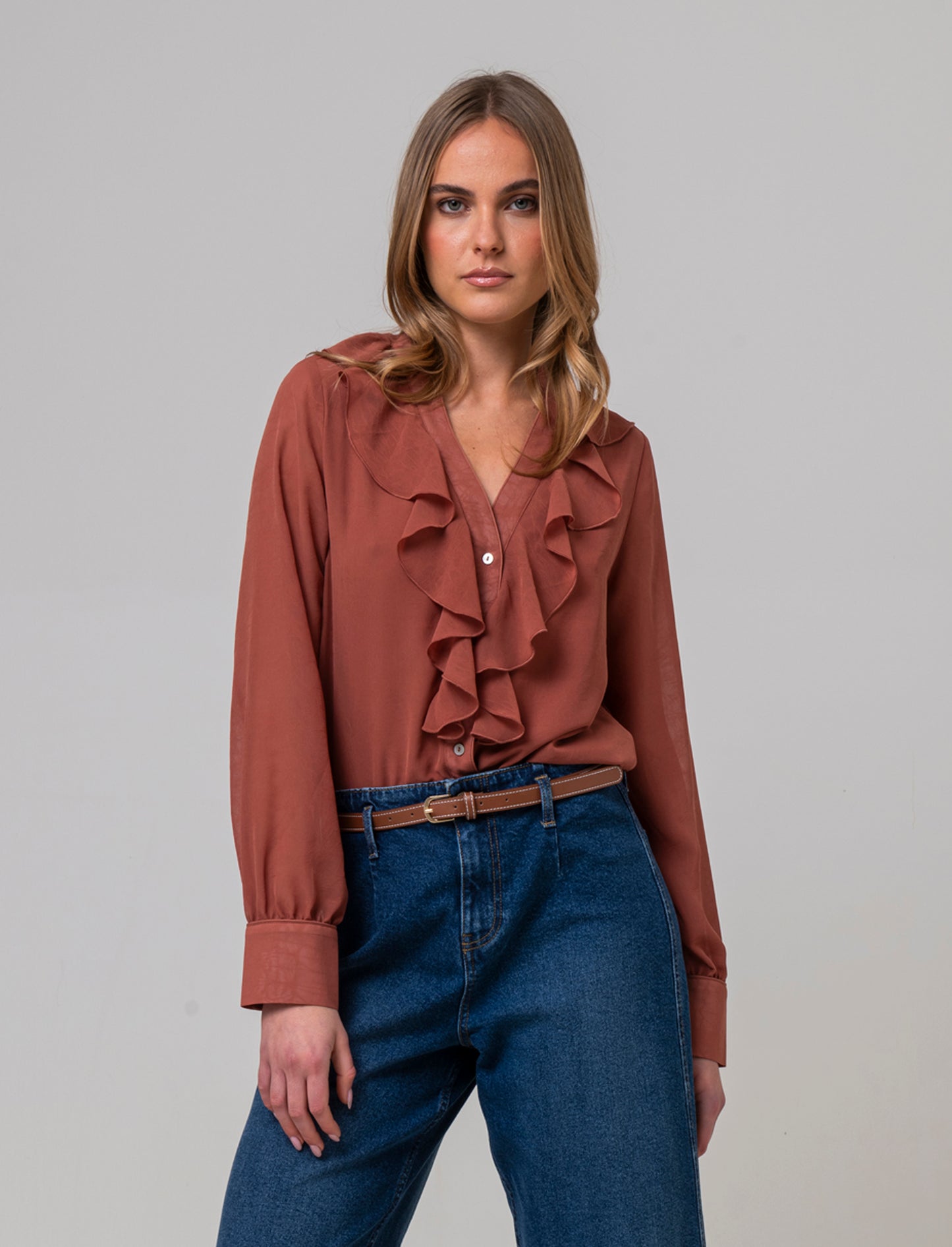 Camicia scollo a v e rusche da donna - Rosso mattone