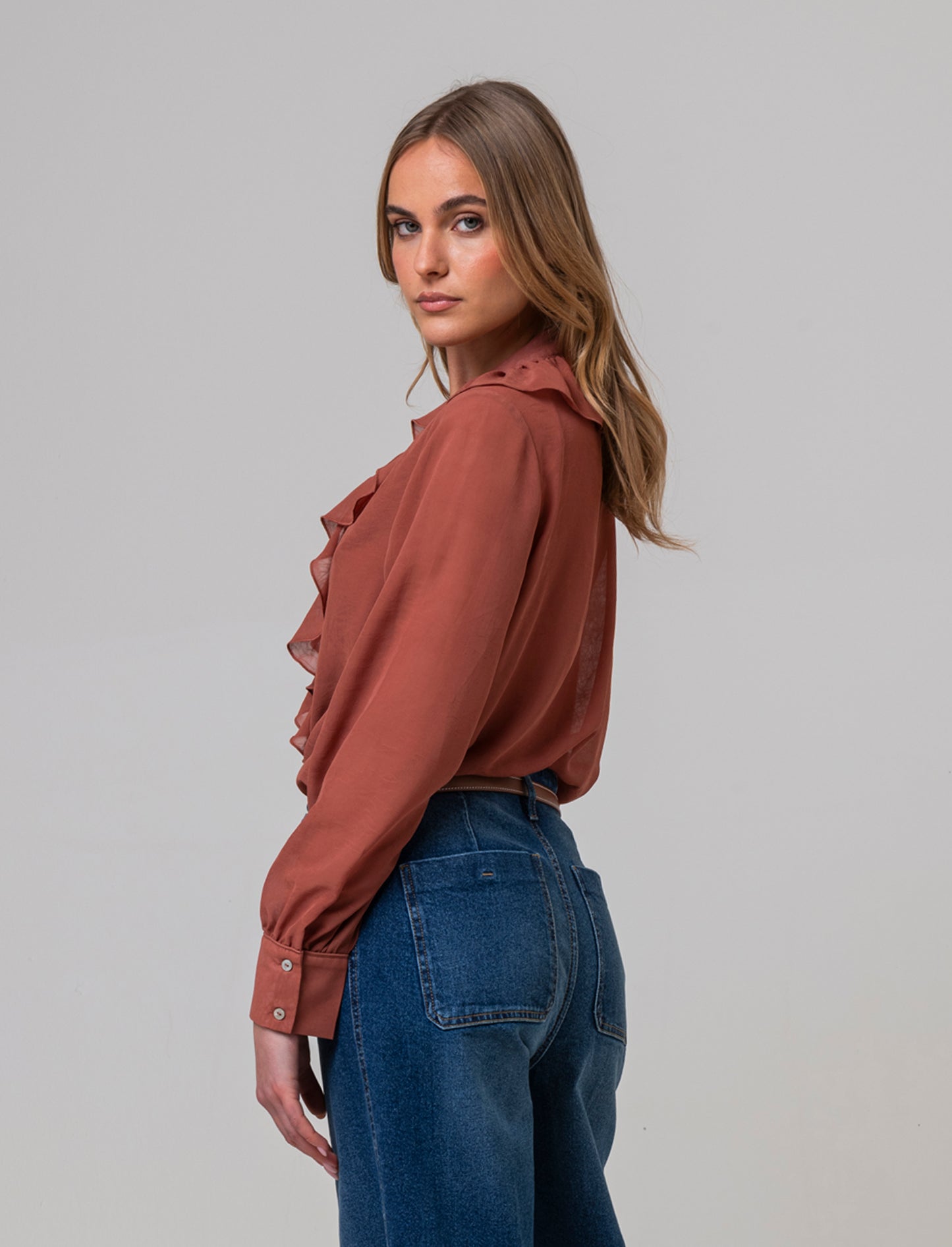 Camicia scollo a v e rusche da donna - Rosso mattone