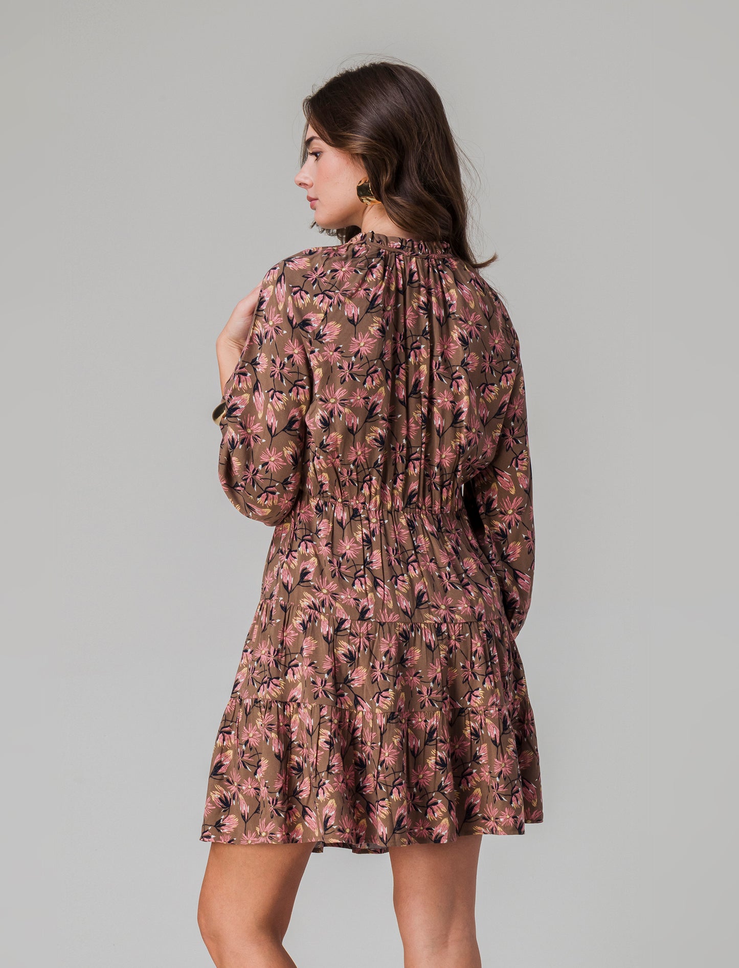 Vestito con collo alla coreana da donna - var 1