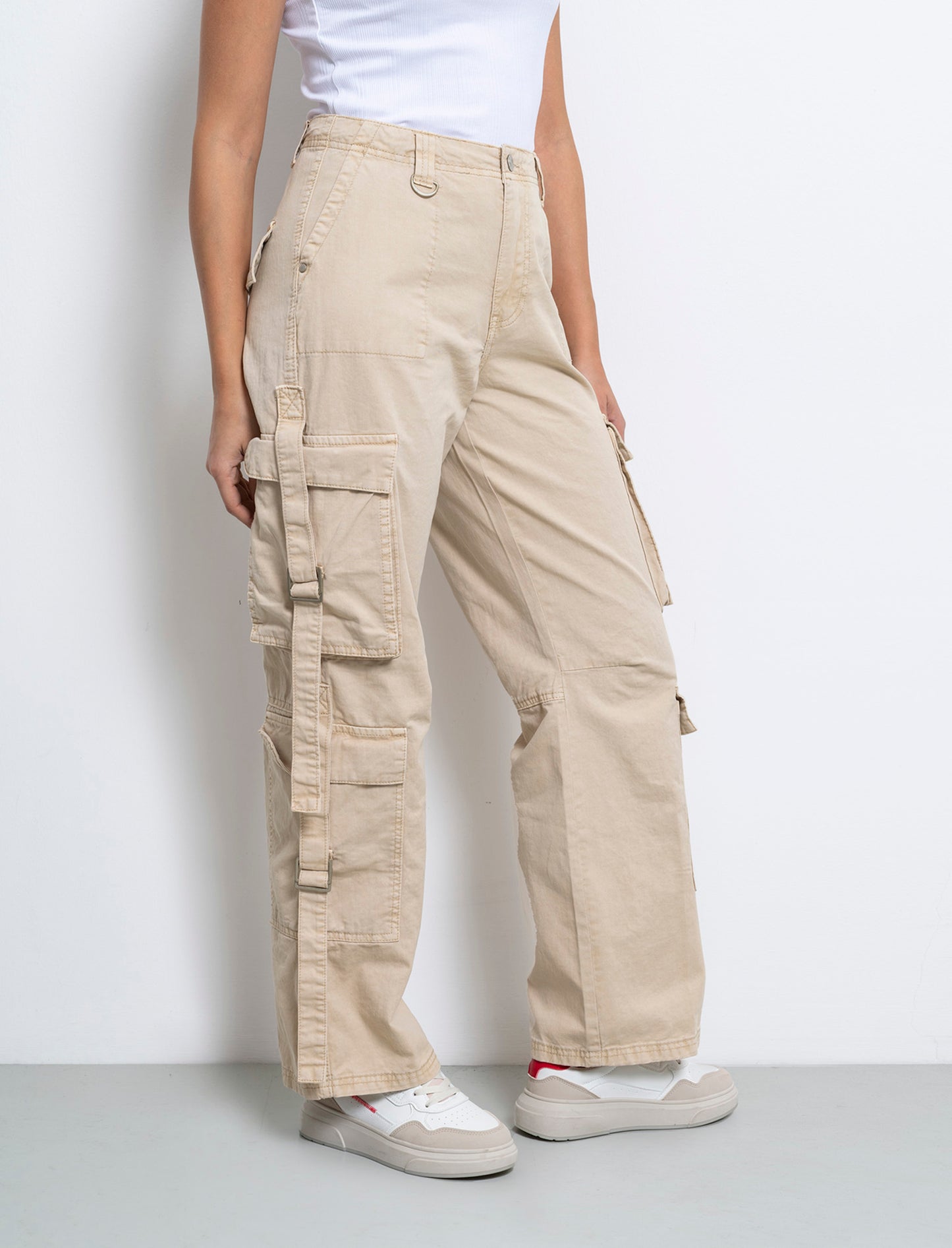 Woman's cargo pants with laces - Beige