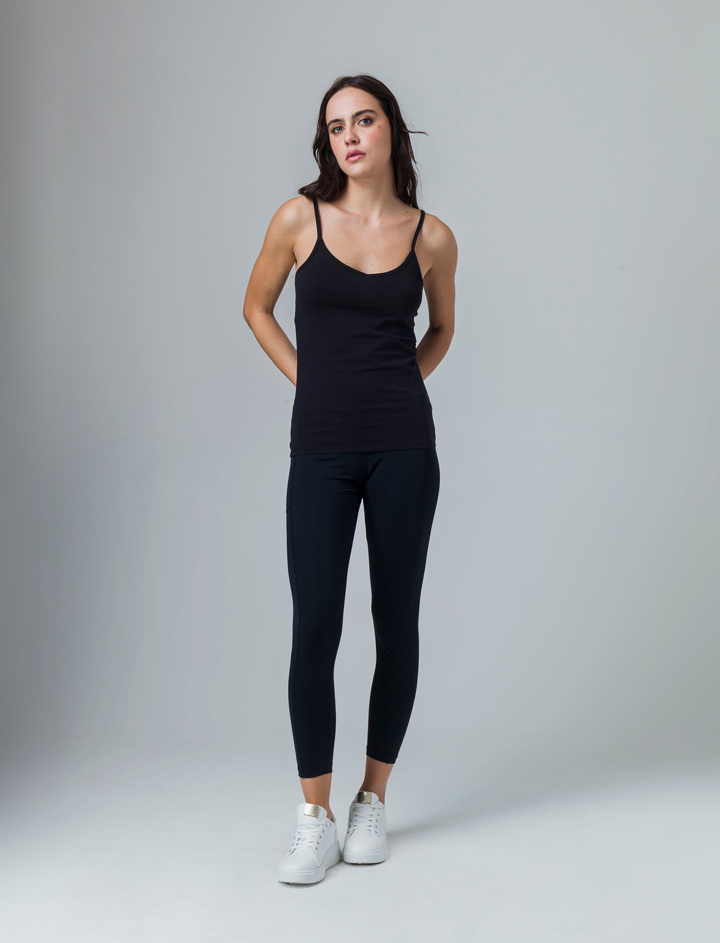 Woman's basic leggings with pocket - Black
