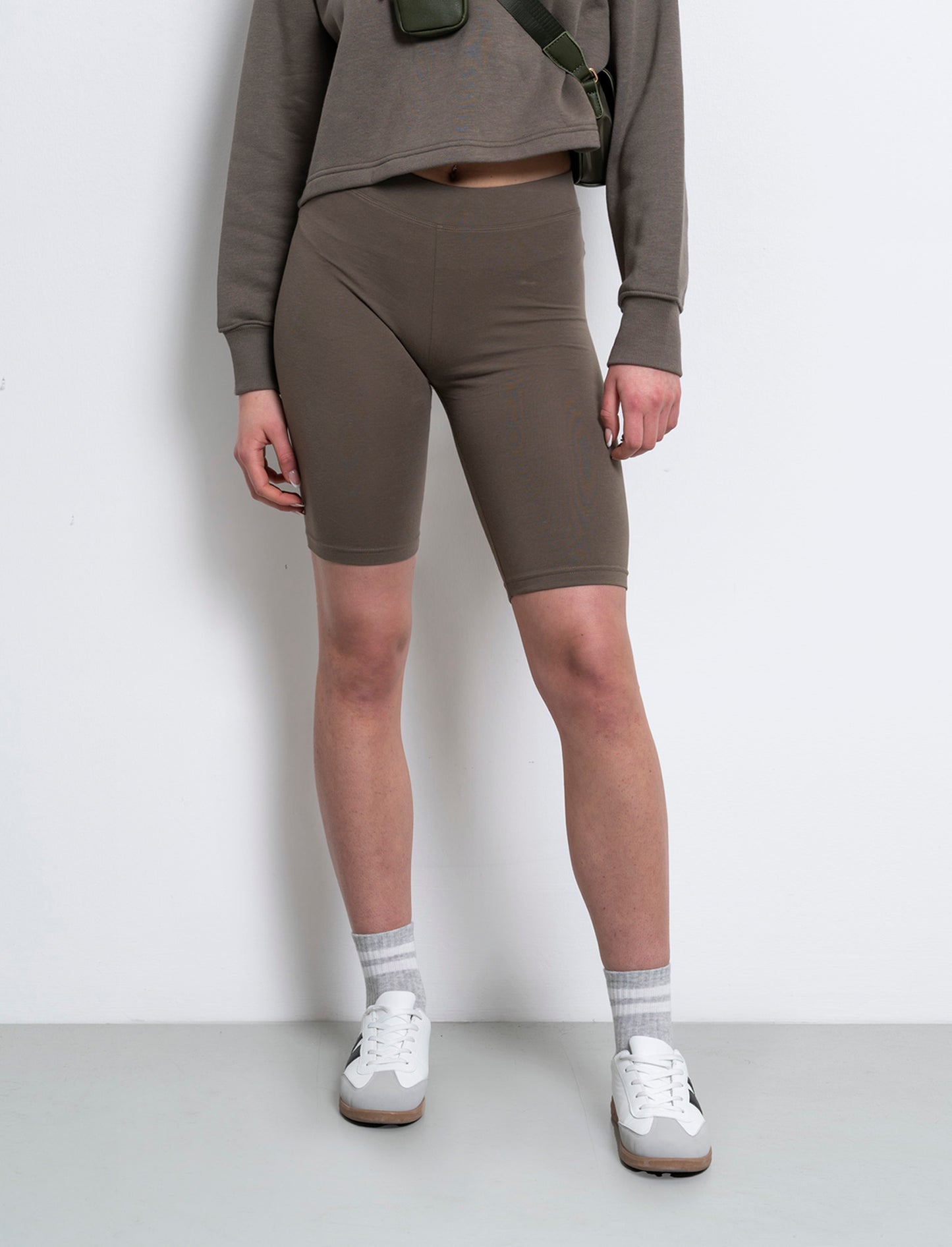 Leggings corto basico da donna - Verde salvia