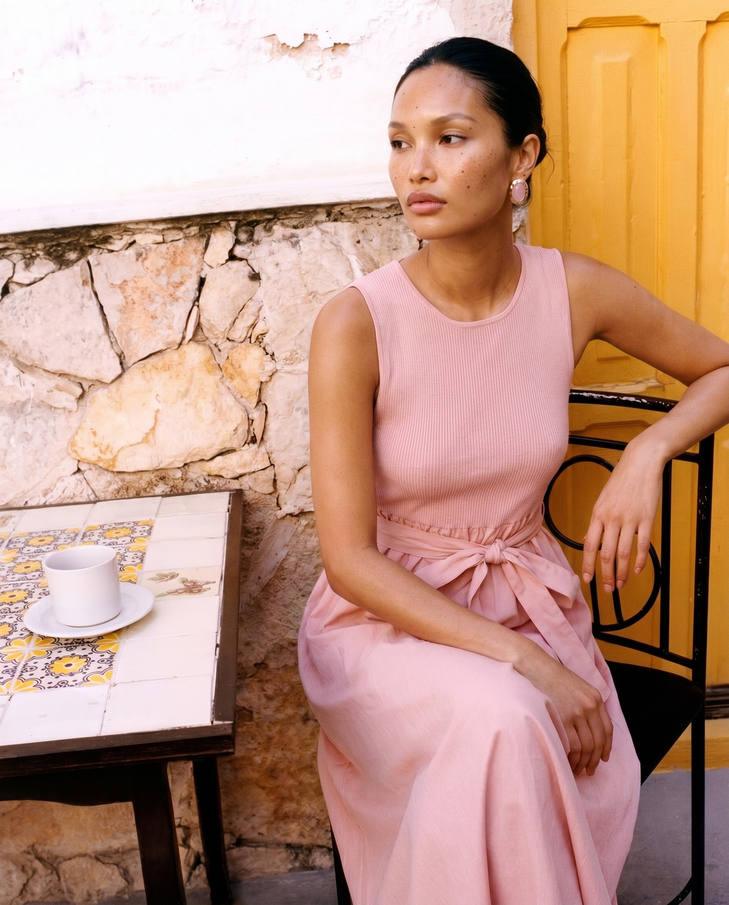 Sleeveless long dress with round neckline - Pink