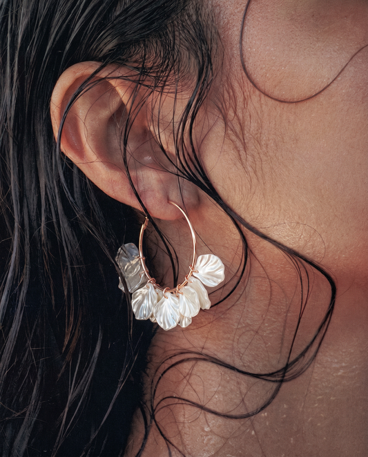 Orecchini cerchi con petali pendenti - Oro
