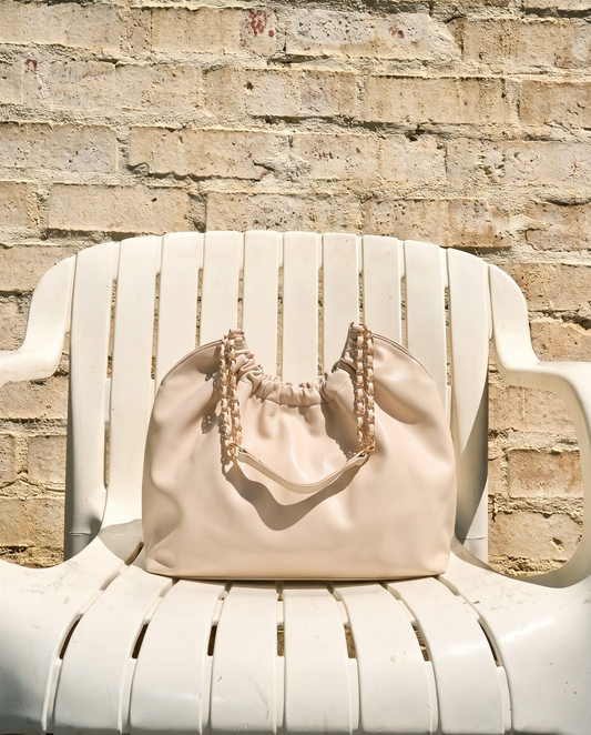 Borsa a sacco con tracolla e catena - Beige