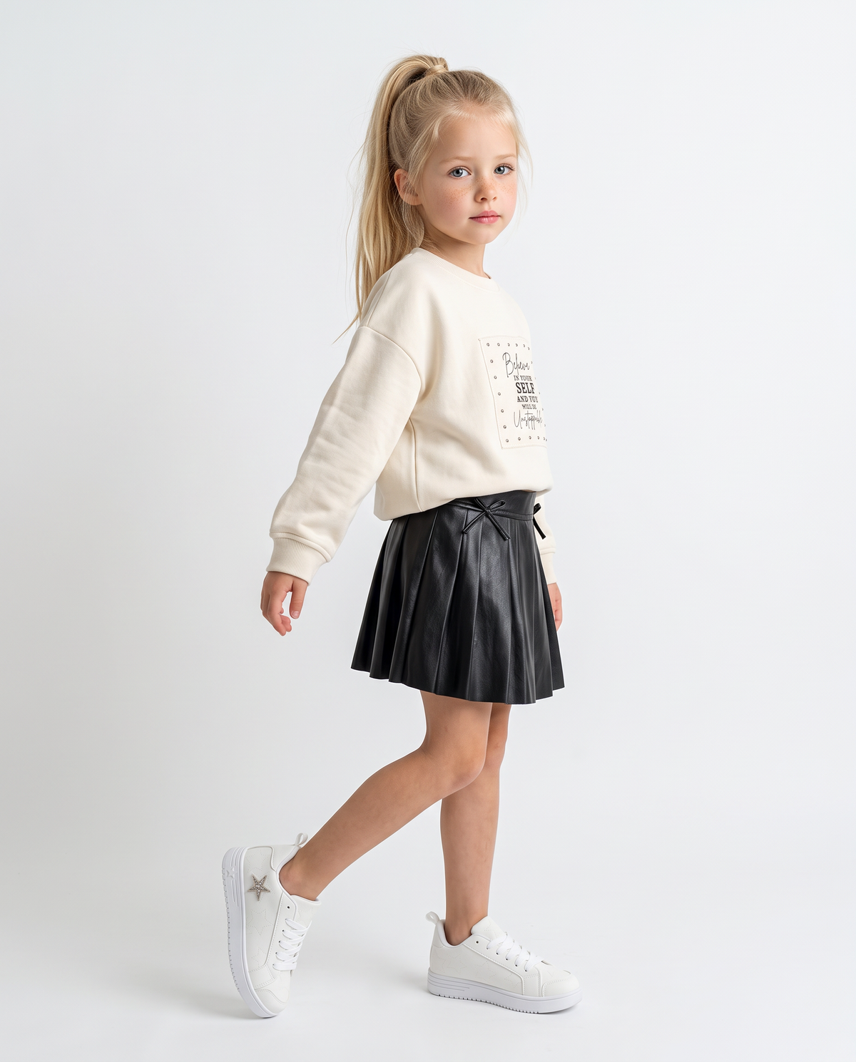 Pleated faux leather skirt with bows - Black