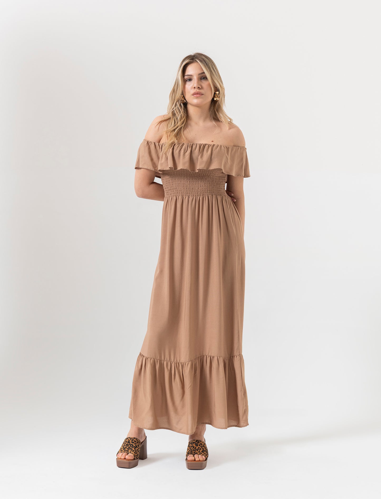Vestito lungo off shoulder da donna - Caramello