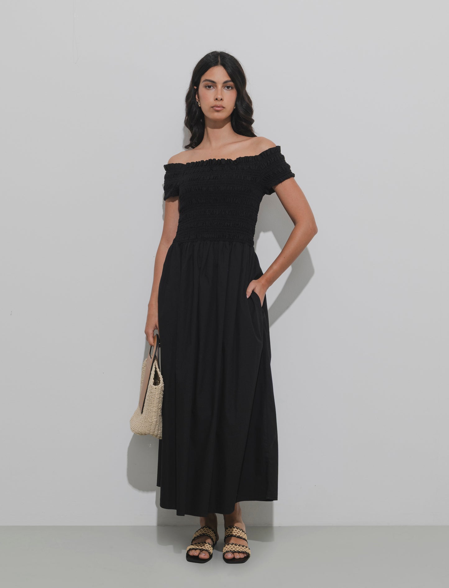 Woman's elegant midi dress for every occasion - Black